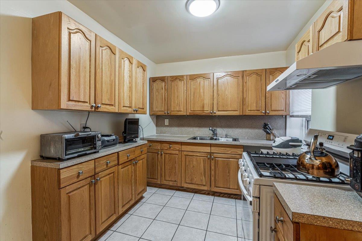 Coop Gravett  Queens, NY 11367, MLS-838468-15