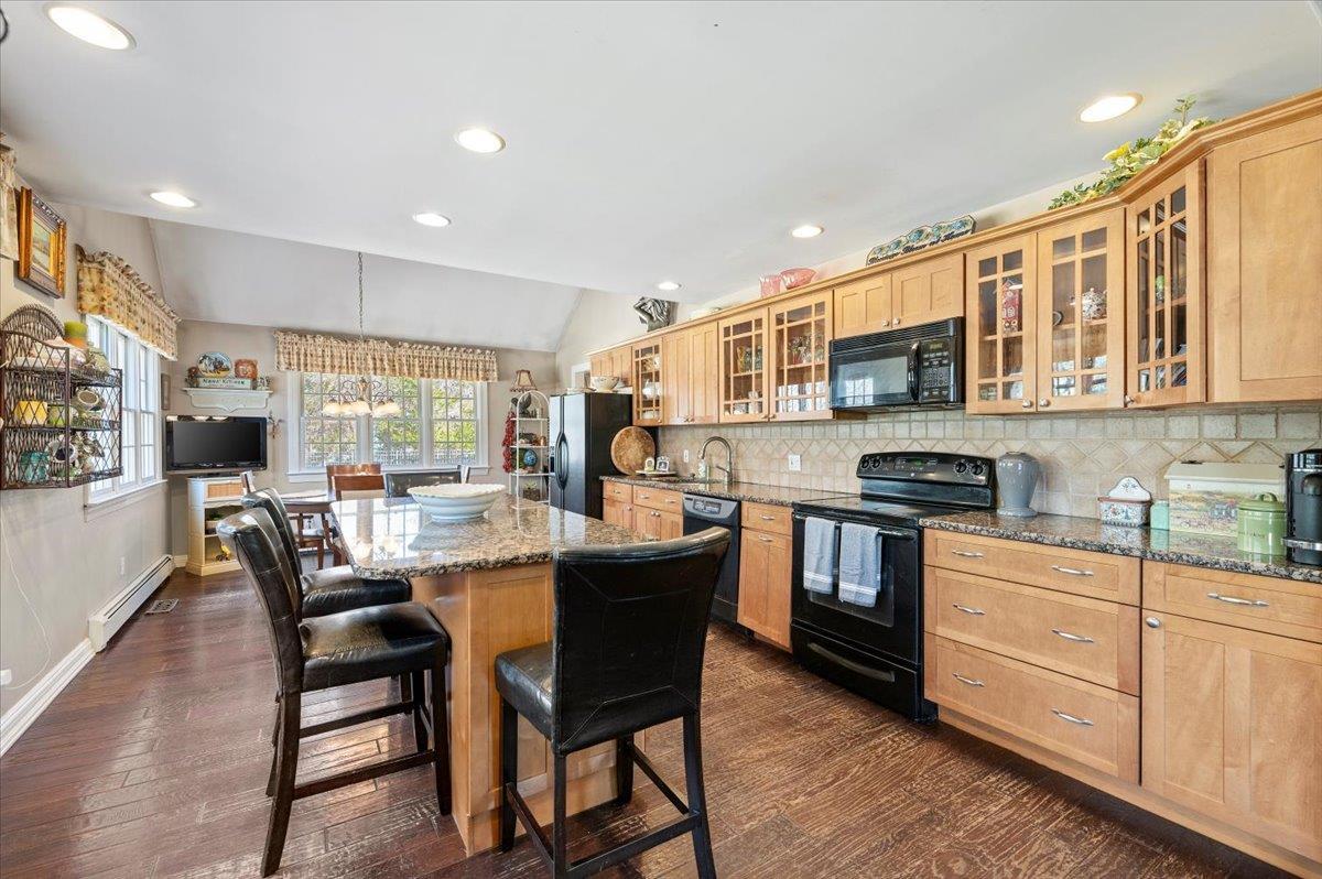 Single Family Linwood  Suffolk County, NY 11768, MLS-838501-12