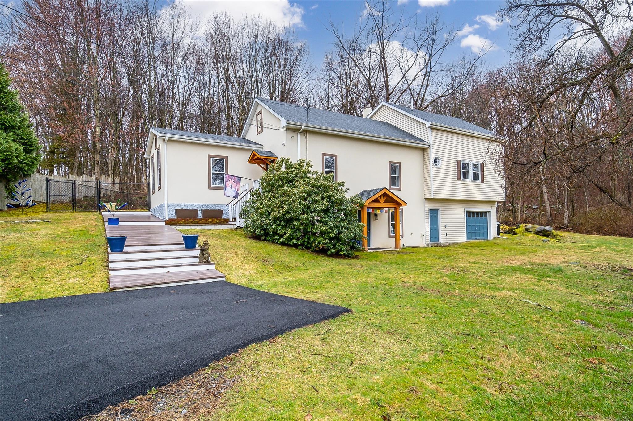 Single Family Hawley's Corners  Ulster County, NY 12528, MLS-838524-2