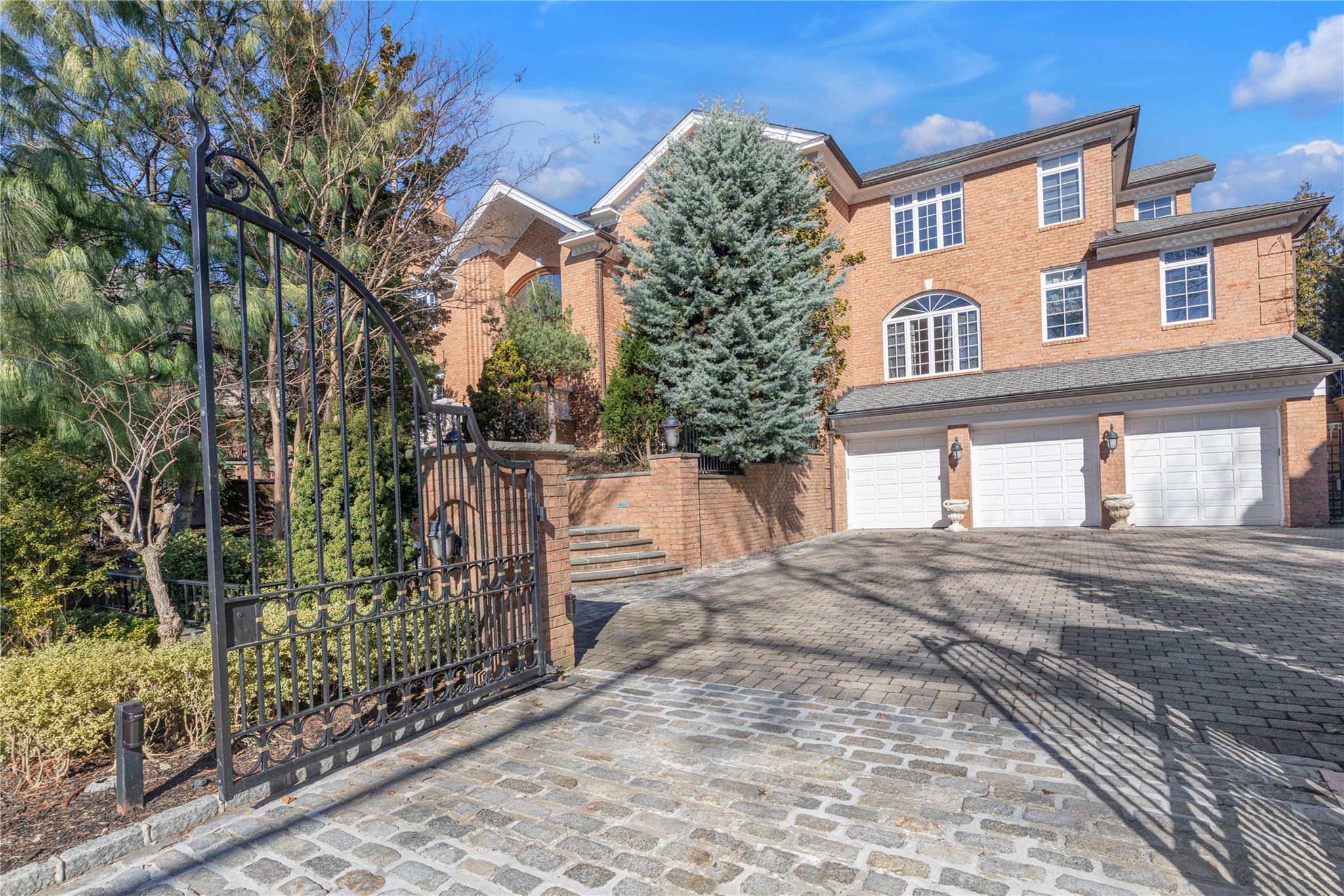 Single Family Point  Queens, NY 11357, MLS-838565-2