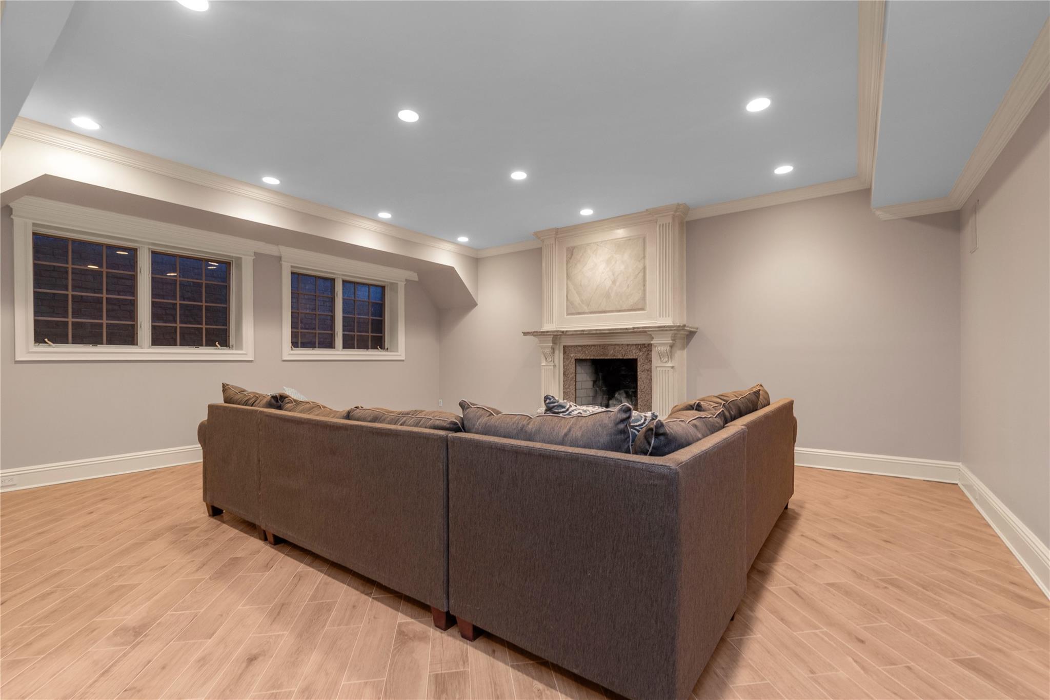 Single Family Point  Queens, NY 11357, MLS-838565-27