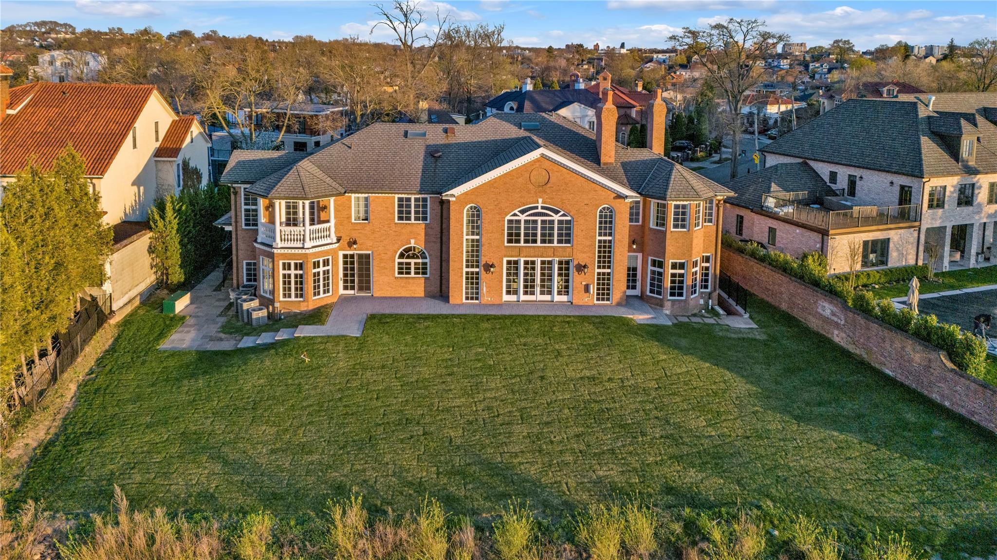 Single Family Point  Queens, NY 11357, MLS-838565-31