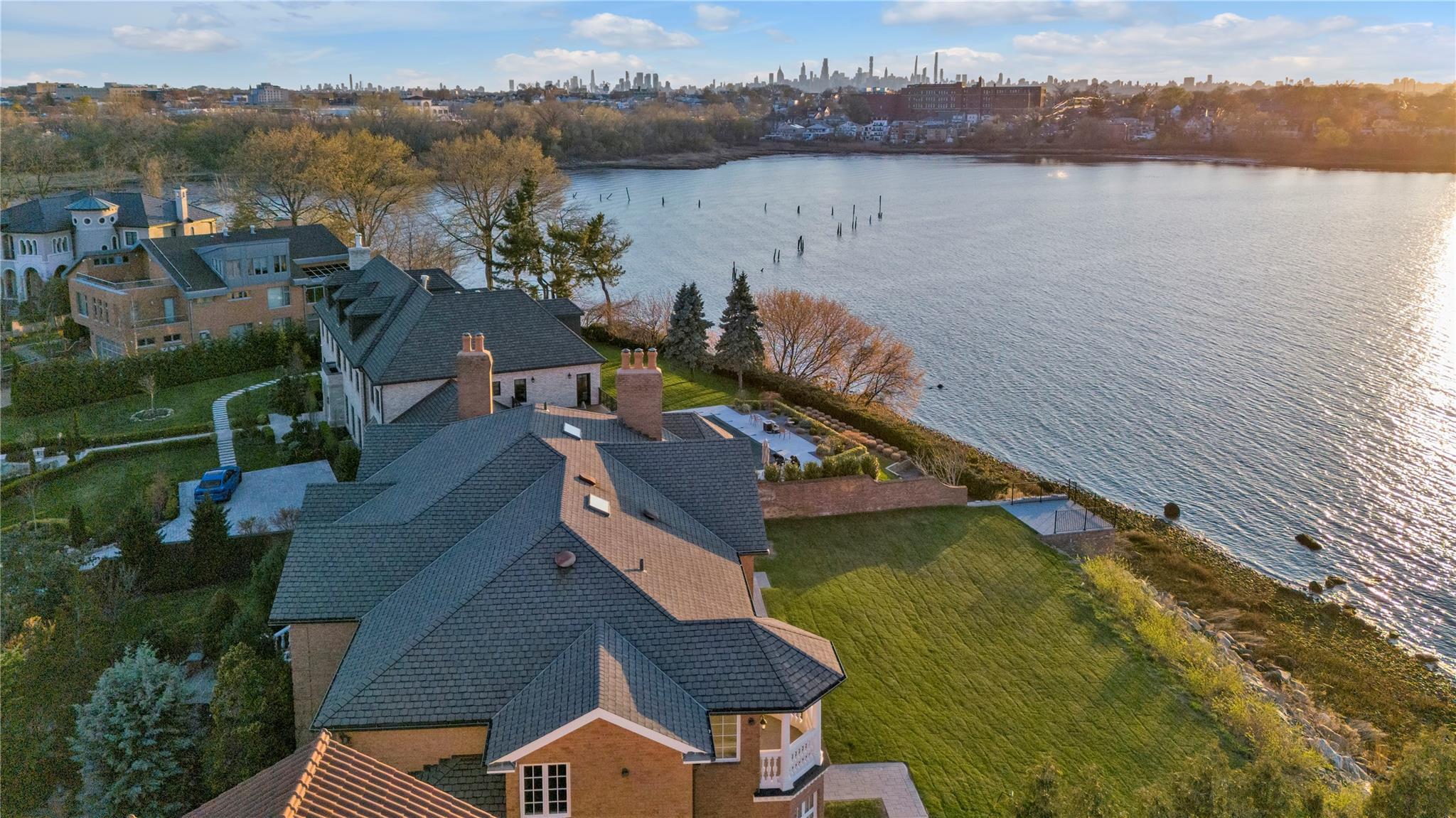 Single Family Point  Queens, NY 11357, MLS-838565-34