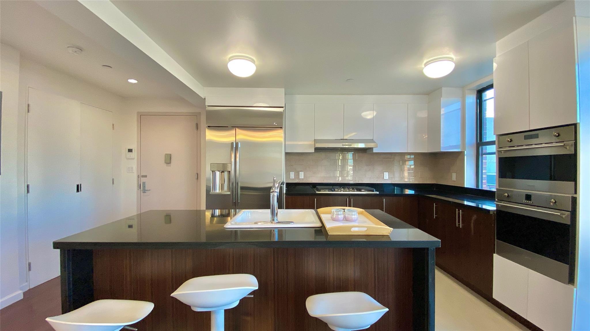Condo 41st  Queens, NY 11355, MLS-838651-2