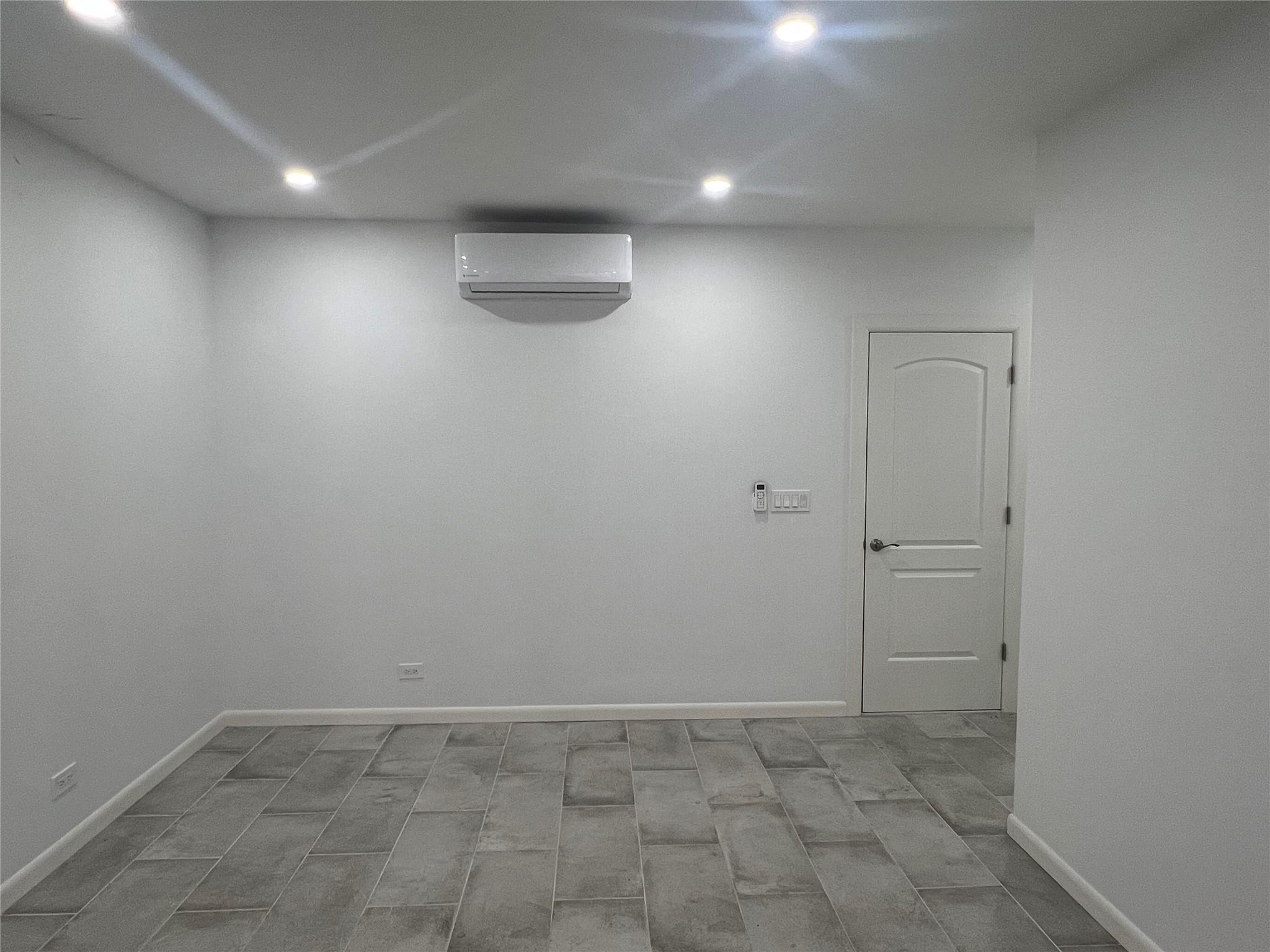 Commercial Sale Flatbush  Brooklyn, NY 11226, MLS-838682-10