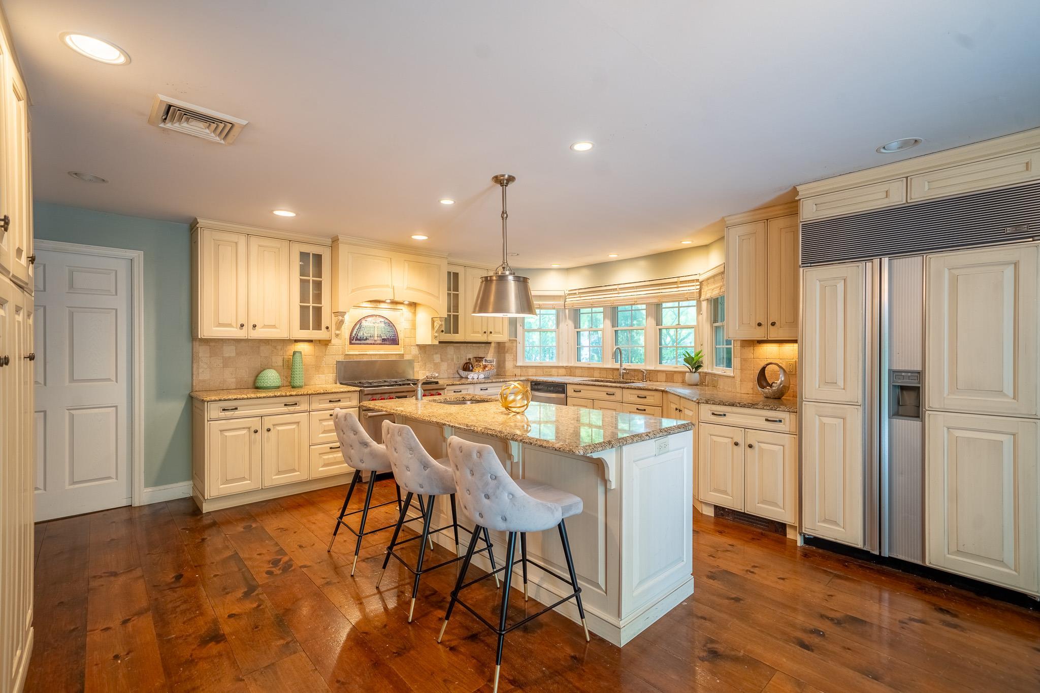 Single Family Hickory  Nassau County, NY 11542, MLS-838699-10