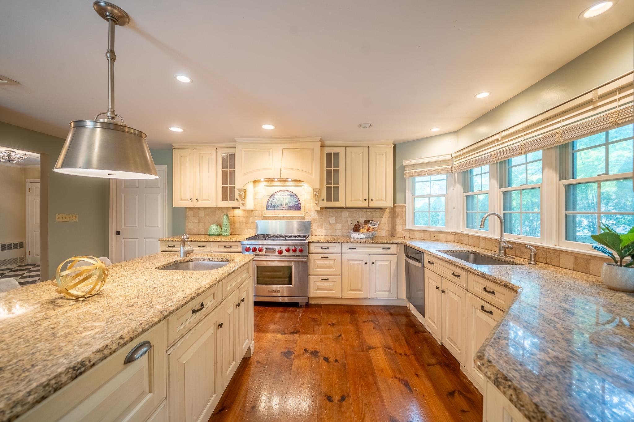 Single Family Hickory  Nassau County, NY 11542, MLS-838699-13