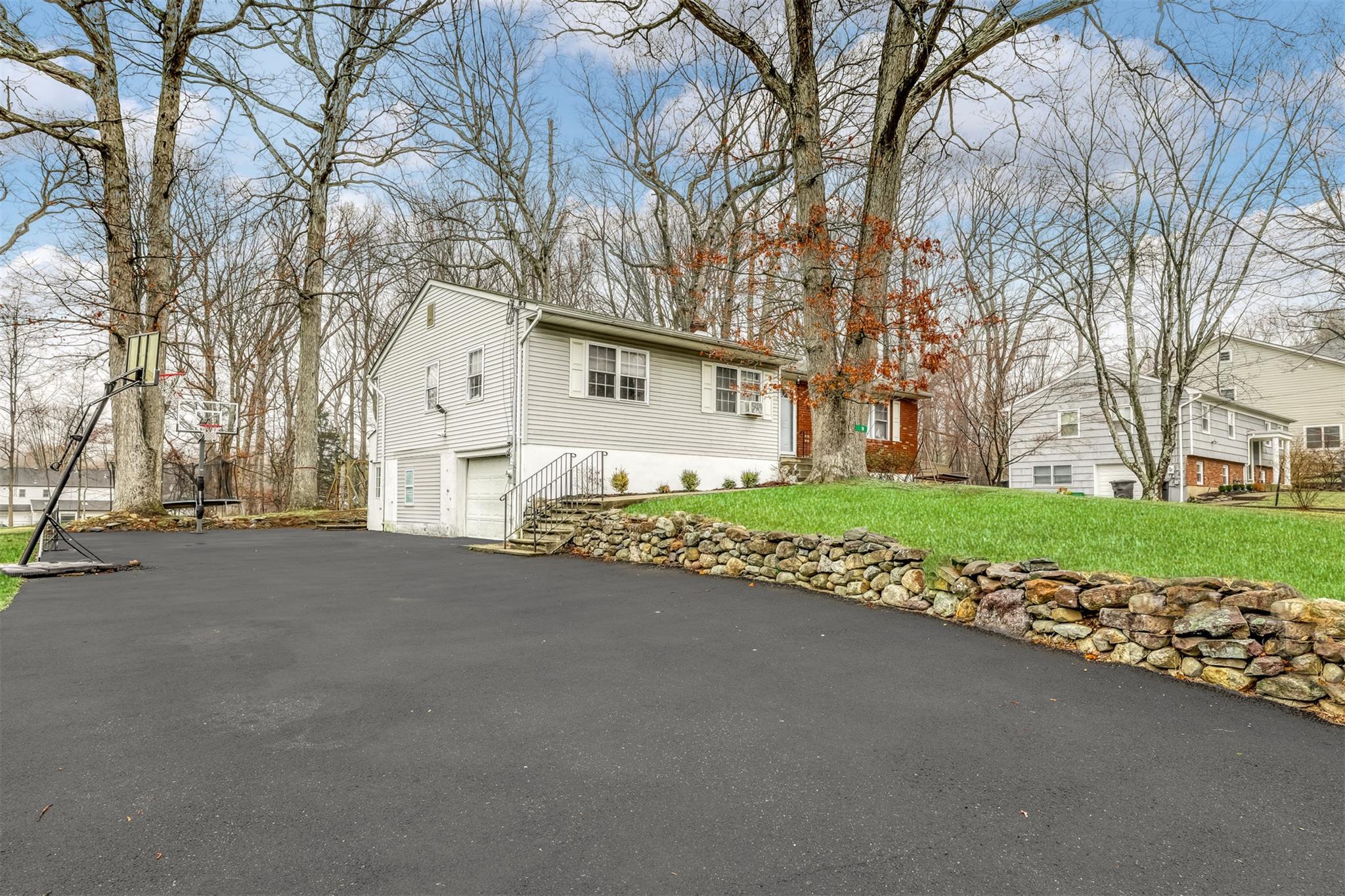 Single Family Glenbrook Rockland County, NY 10952, MLS-838746-24