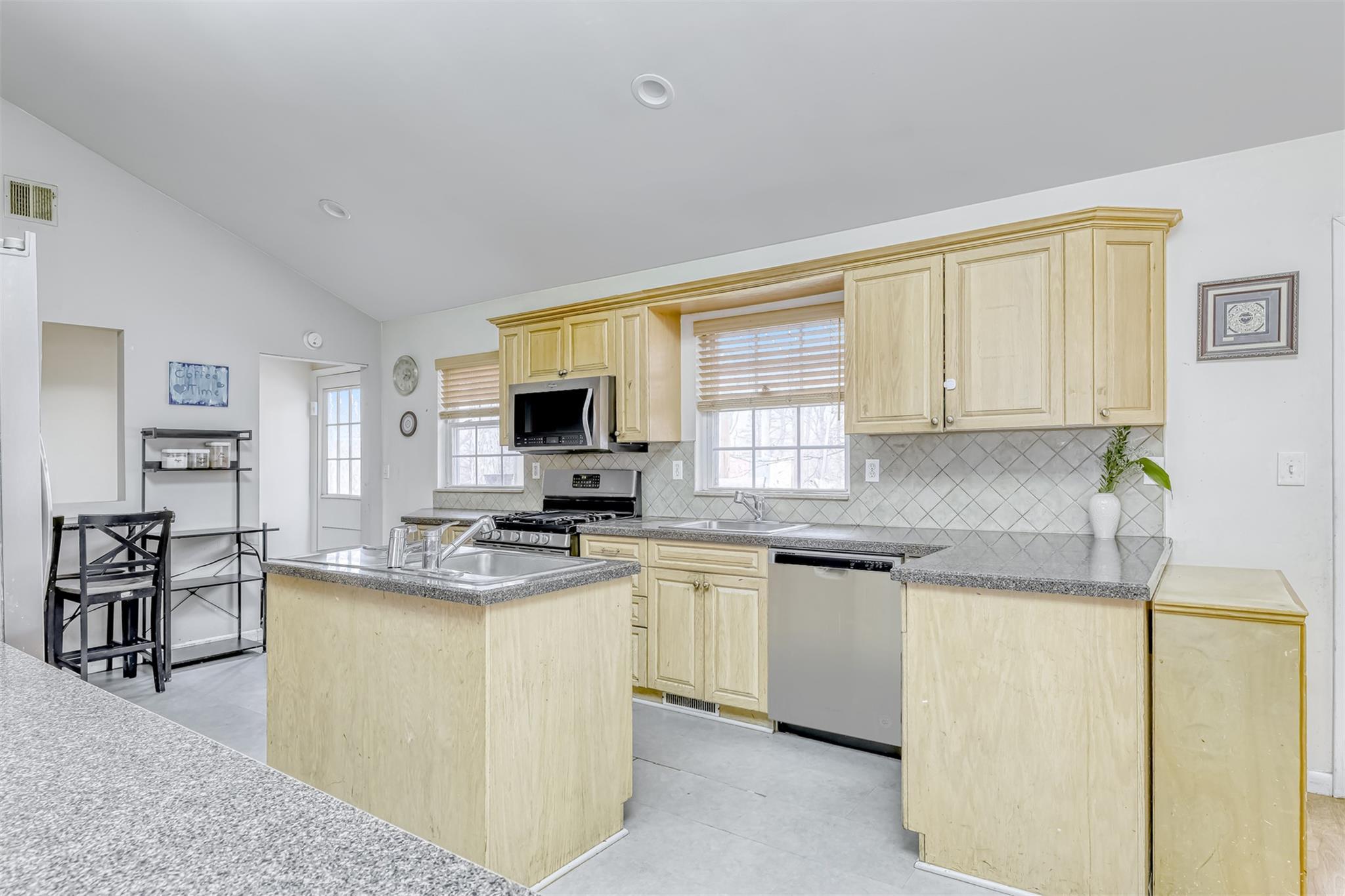 Single Family Glenbrook Rockland County, NY 10952, MLS-838746-8