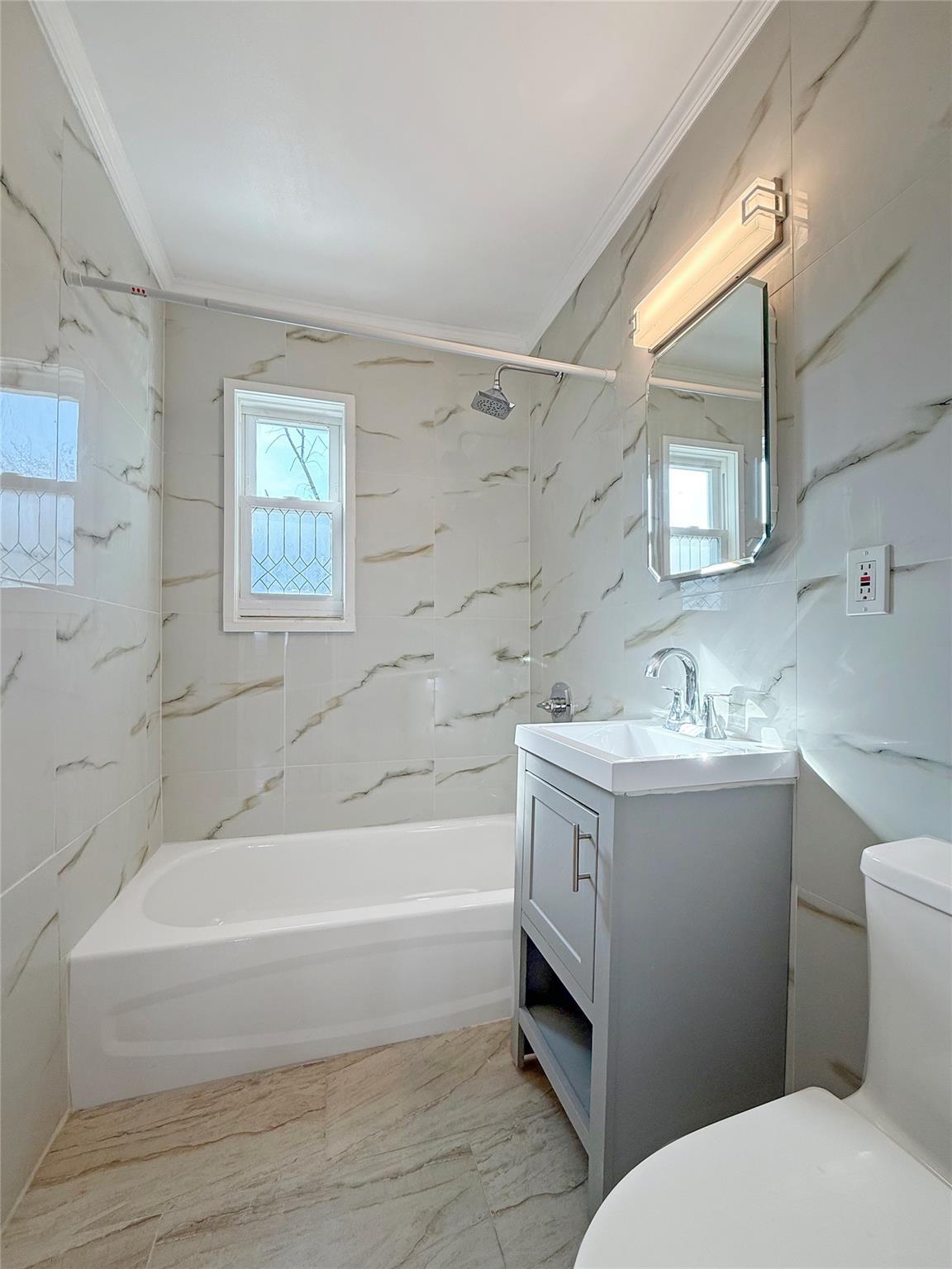 Apartment Hering  Bronx, NY 10469, MLS-838874-16