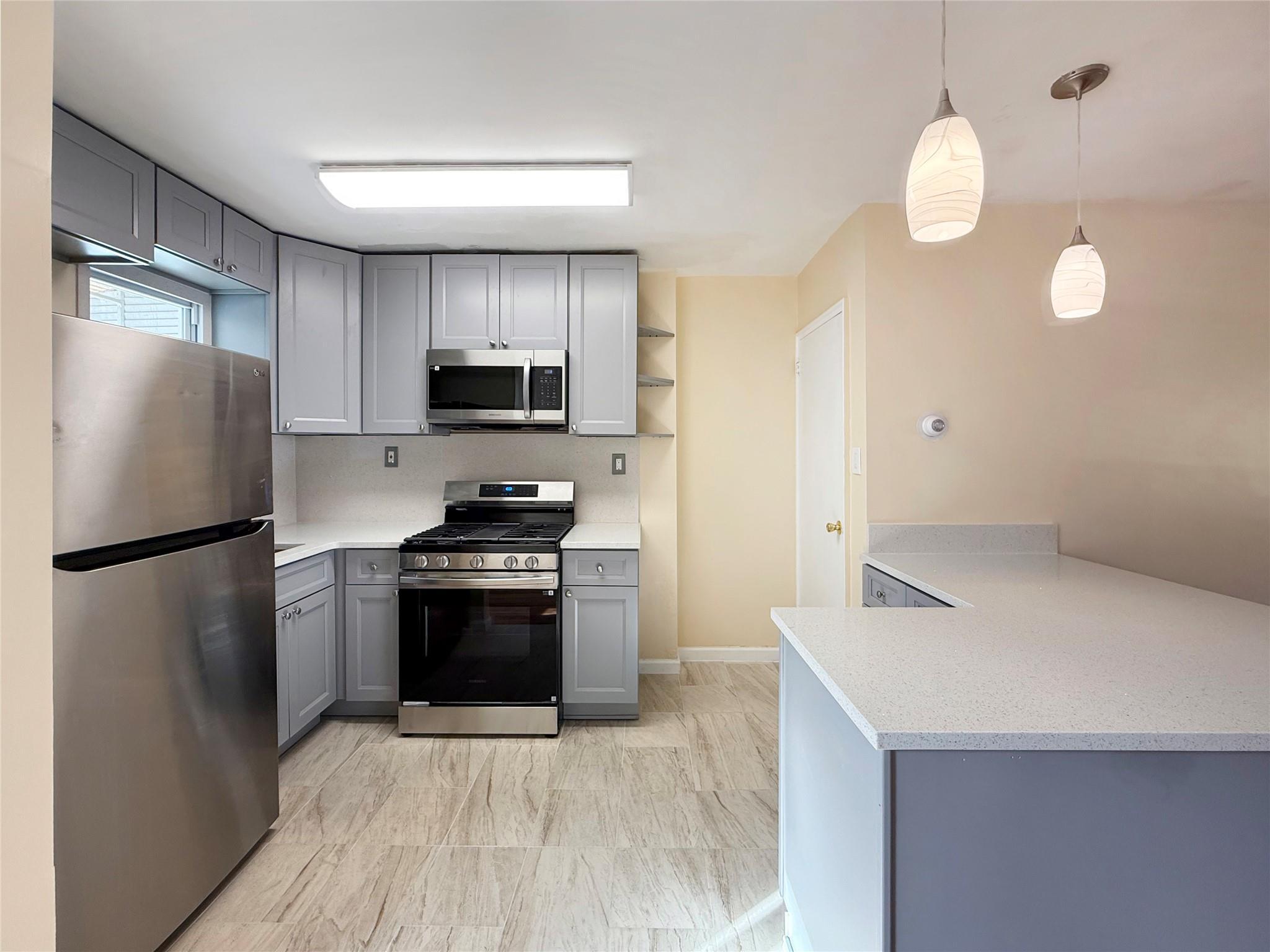 Apartment Hering  Bronx, NY 10469, MLS-838874-8