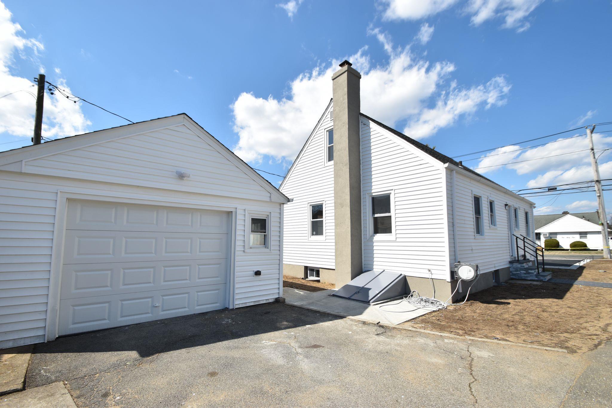 Single Family Pinebrook  Nassau County, NY 11552, MLS-838930-3
