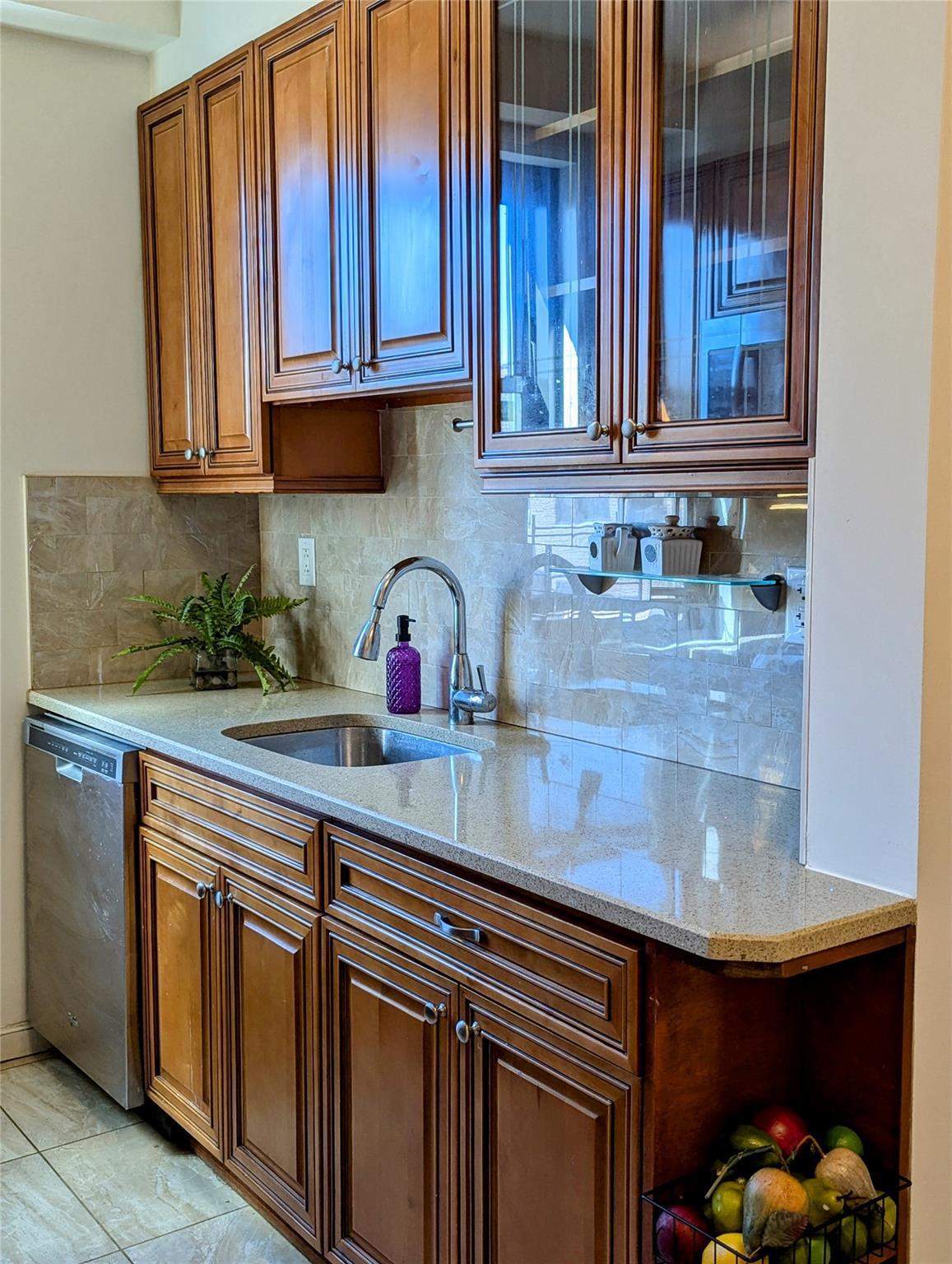 Coop 108  Queens, NY 11375, MLS-838934-8