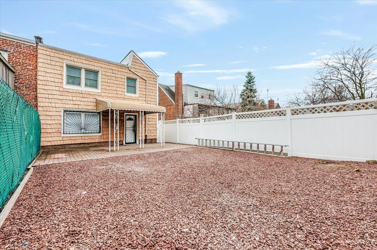 Single Family Philip  Bronx, NY 10465, MLS-839044-24