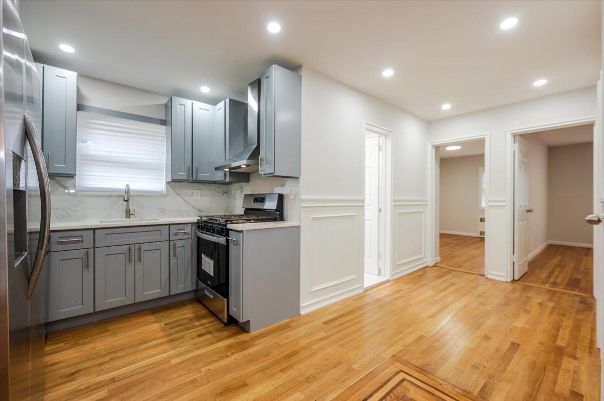 Single Family Philip  Bronx, NY 10465, MLS-839044-5