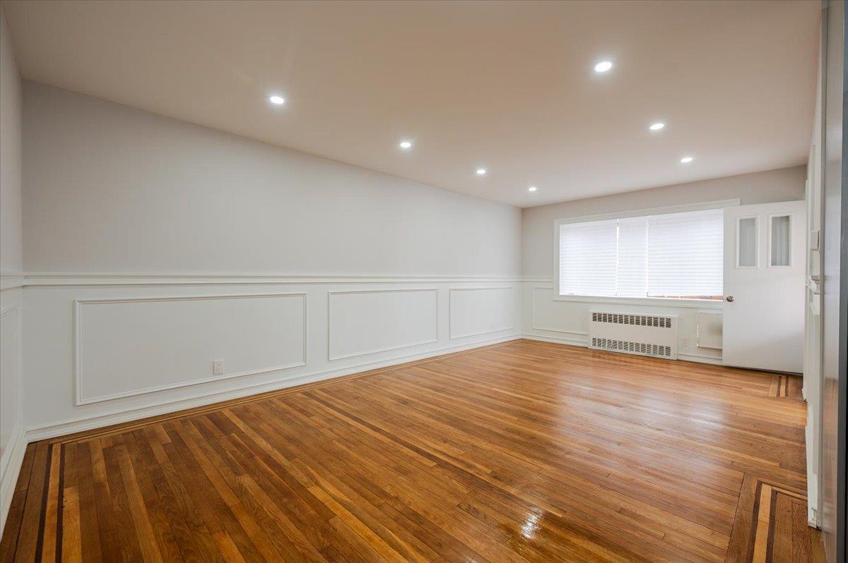 Single Family Philip  Bronx, NY 10465, MLS-839044-8