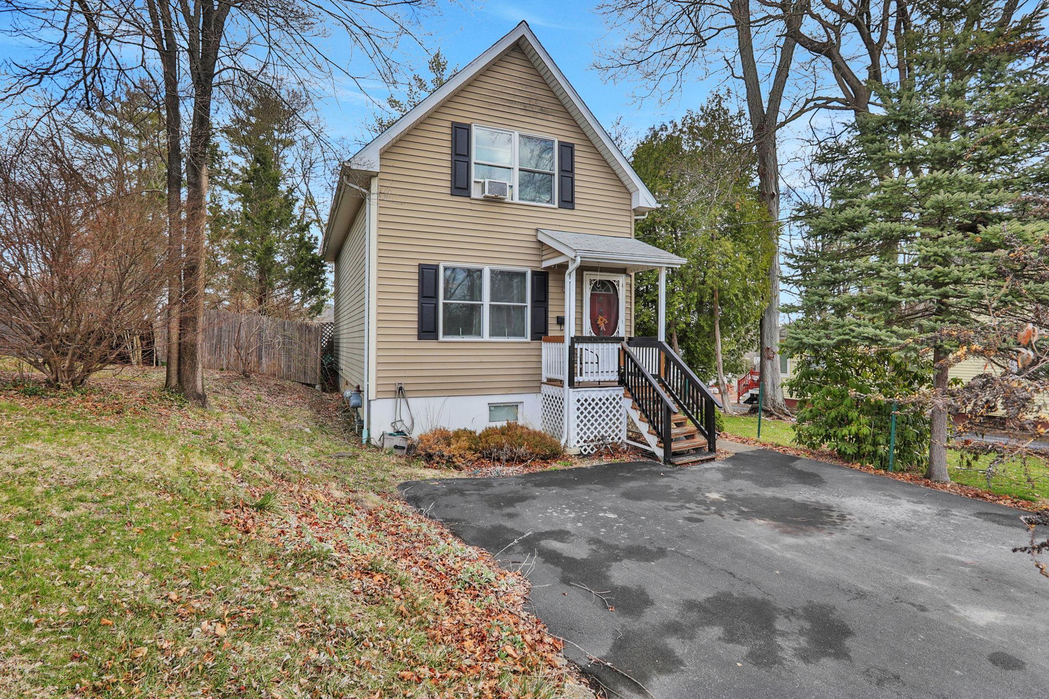 Single Family Glenwood  Dutchess County, NY 12603, MLS-839050-21