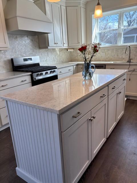 Single Family Old Country Rd  Suffolk County, NY 11901, MLS-839070-10