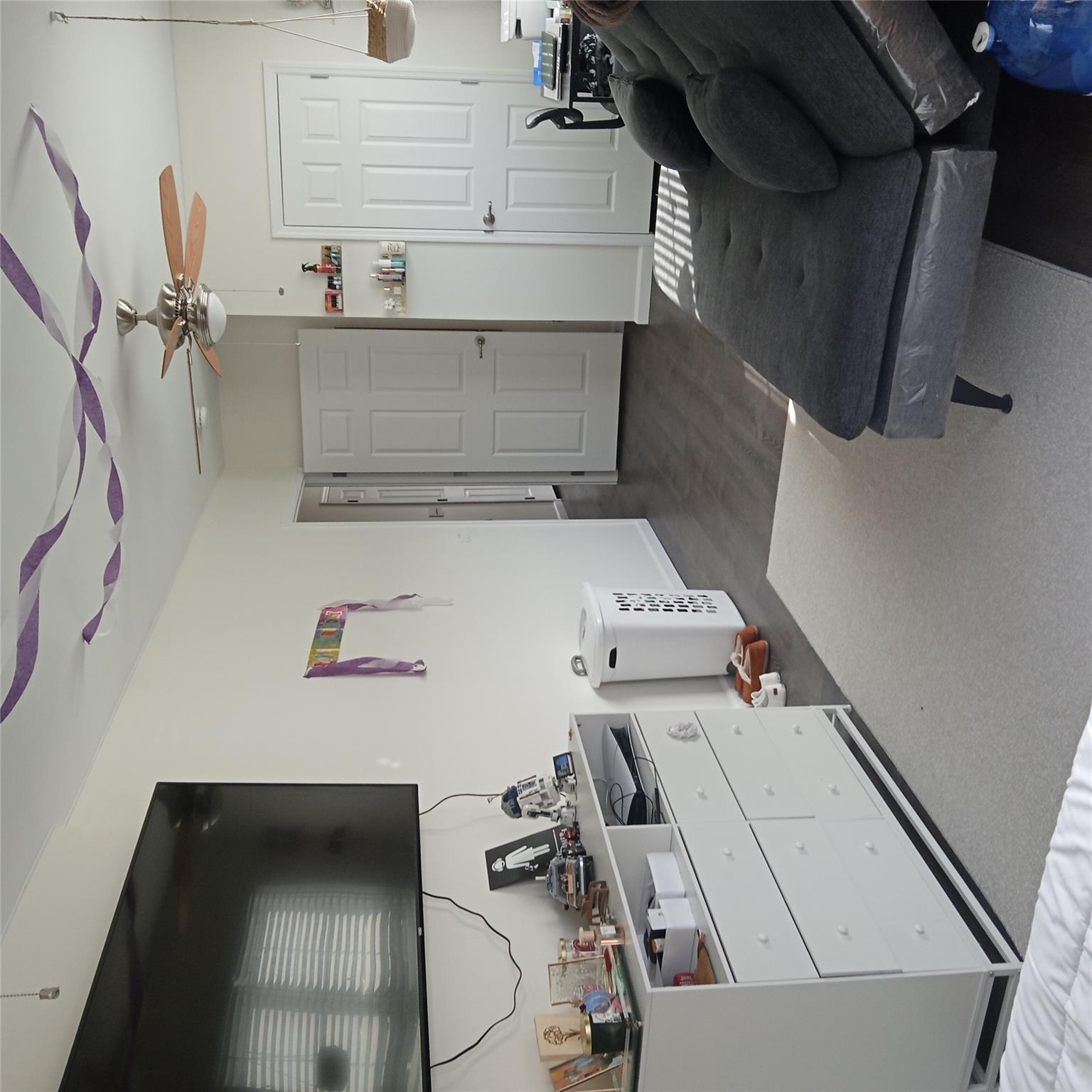 Single Family Old Country Rd  Suffolk County, NY 11901, MLS-839070-18