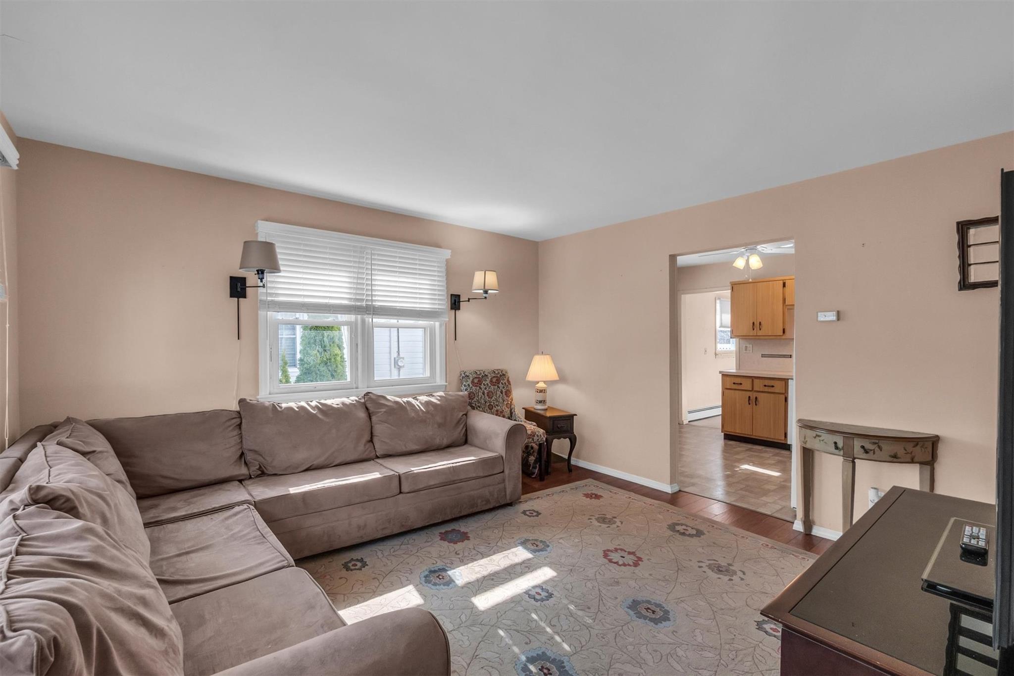 Single Family Linden  Suffolk County, NY 11967, MLS-839085-2