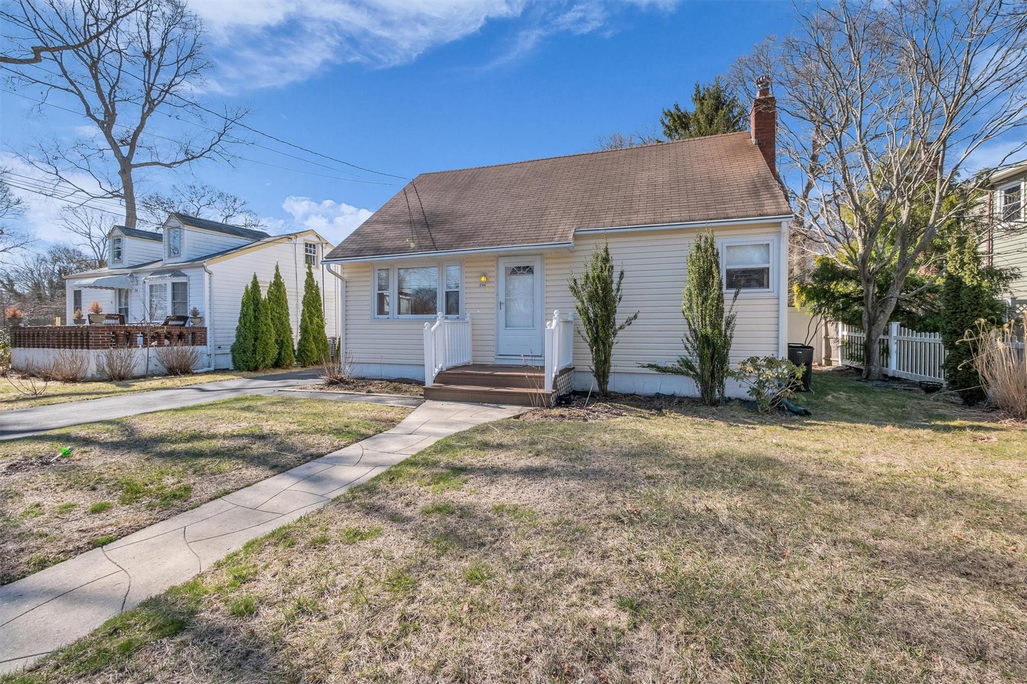 Single Family Linden  Suffolk County, NY 11967, MLS-839085-22