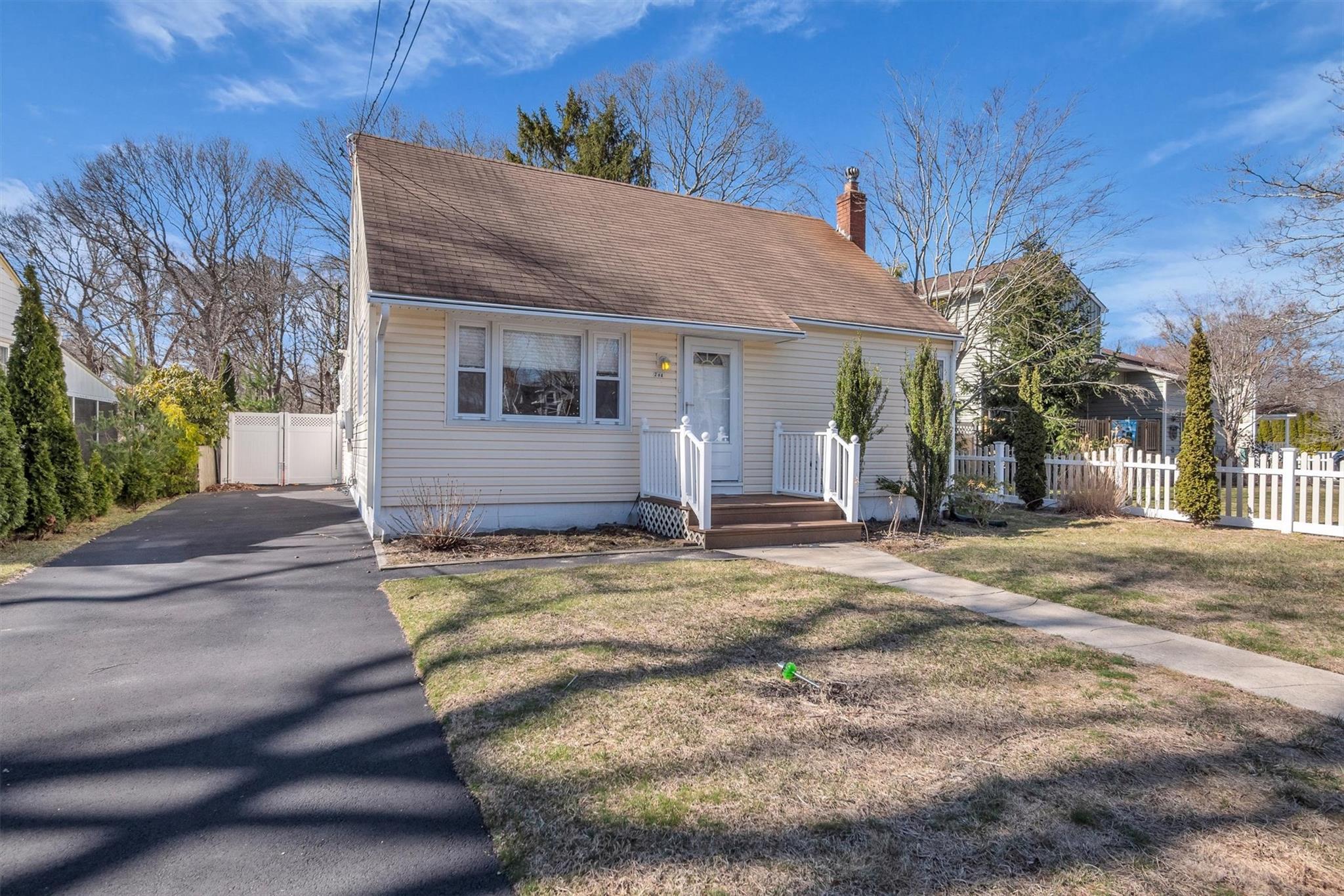 Single Family Linden  Suffolk County, NY 11967, MLS-839085-23