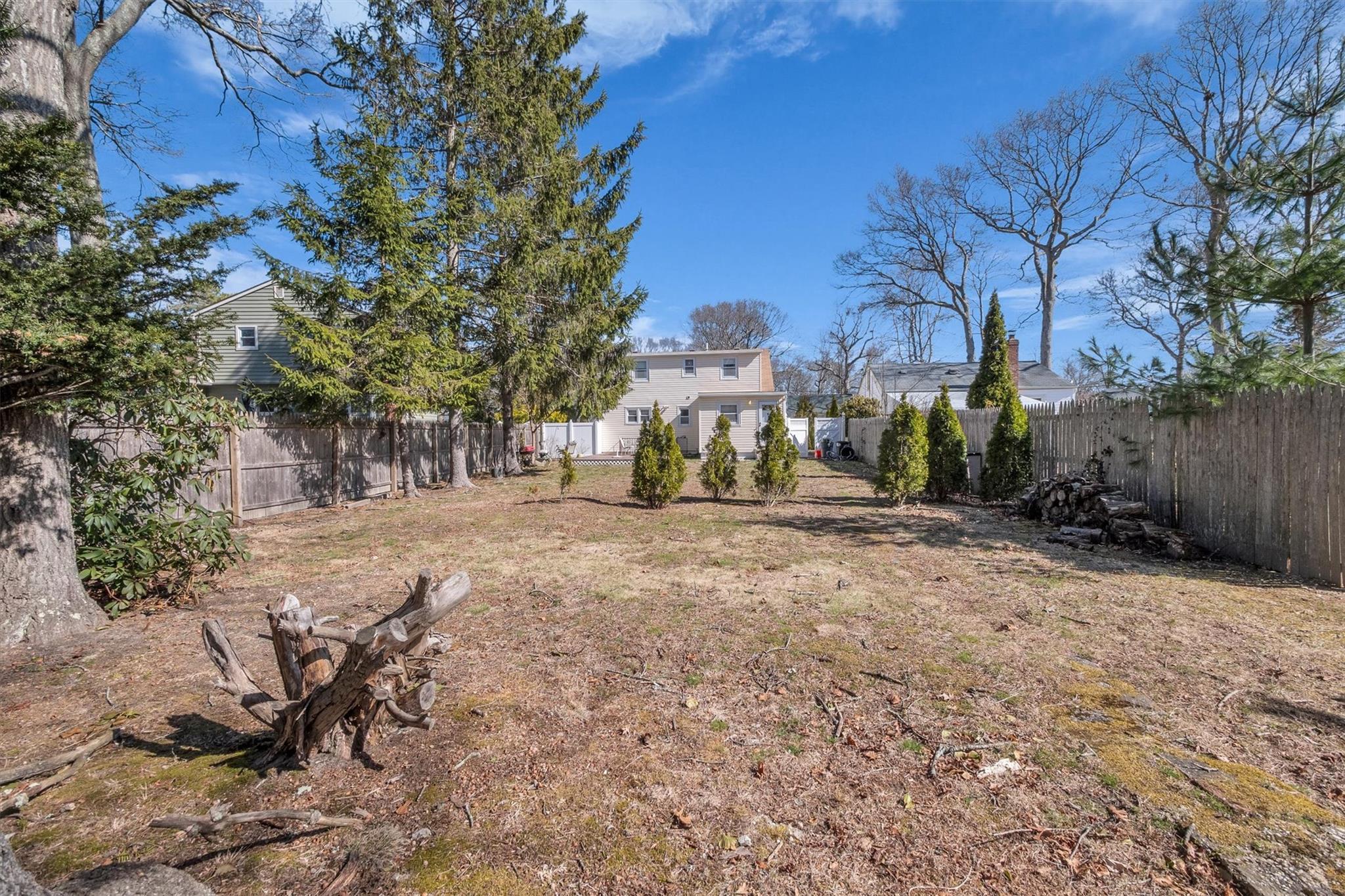 Single Family Linden  Suffolk County, NY 11967, MLS-839085-25