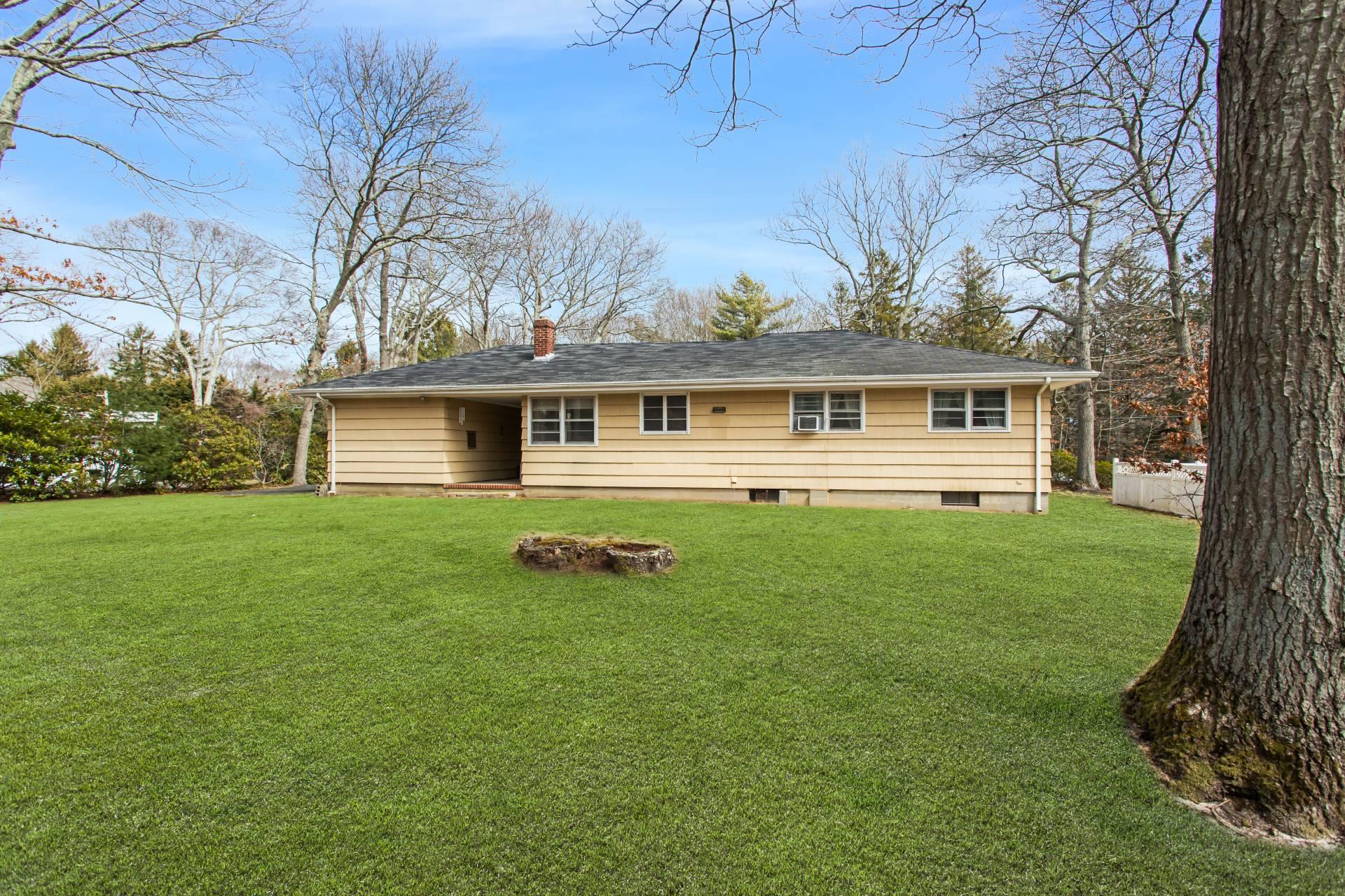 Single Family North Bayview  Suffolk County, NY 11971, MLS-839087-14