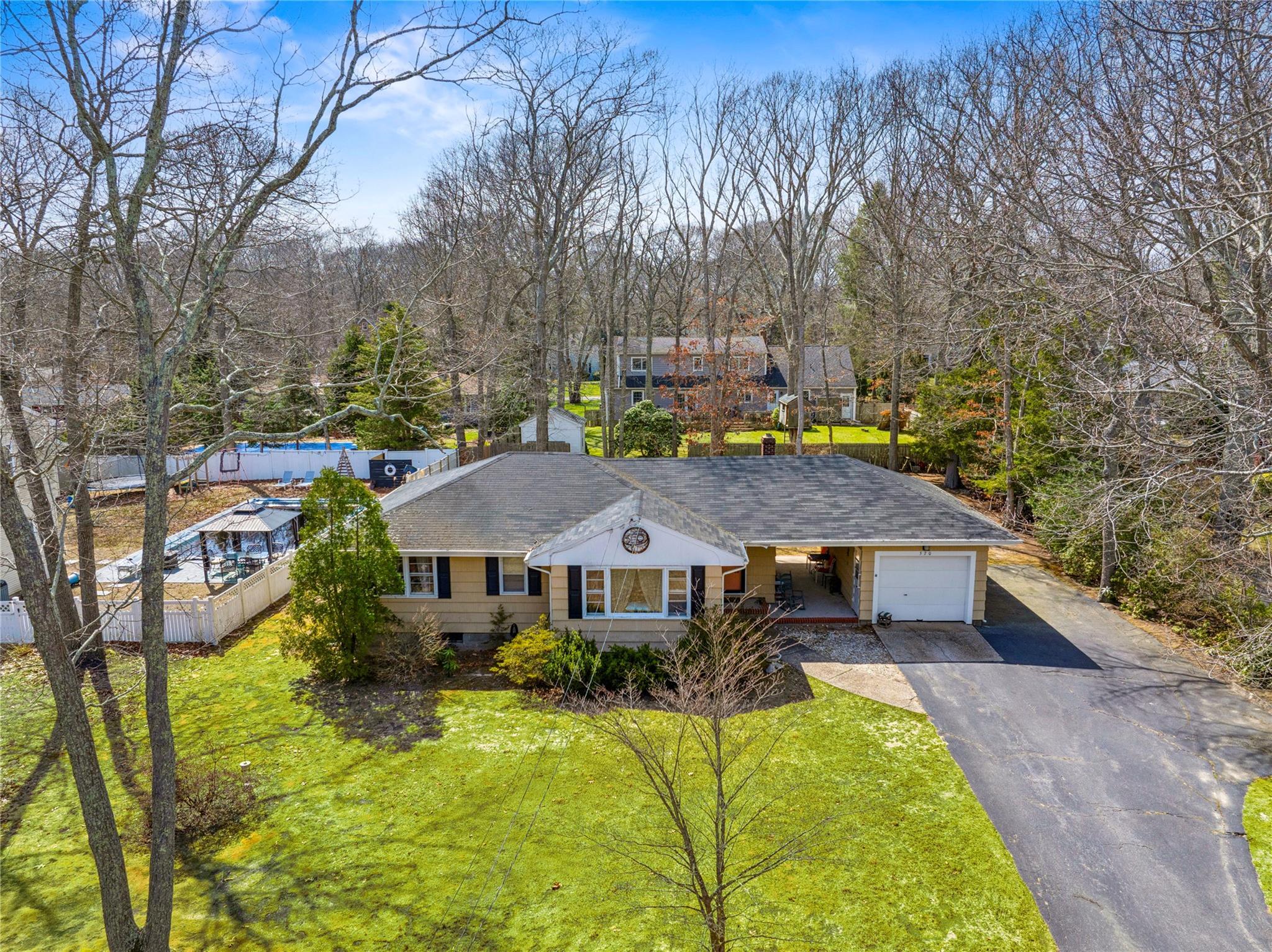 Single Family North Bayview  Suffolk County, NY 11971, MLS-839087-3