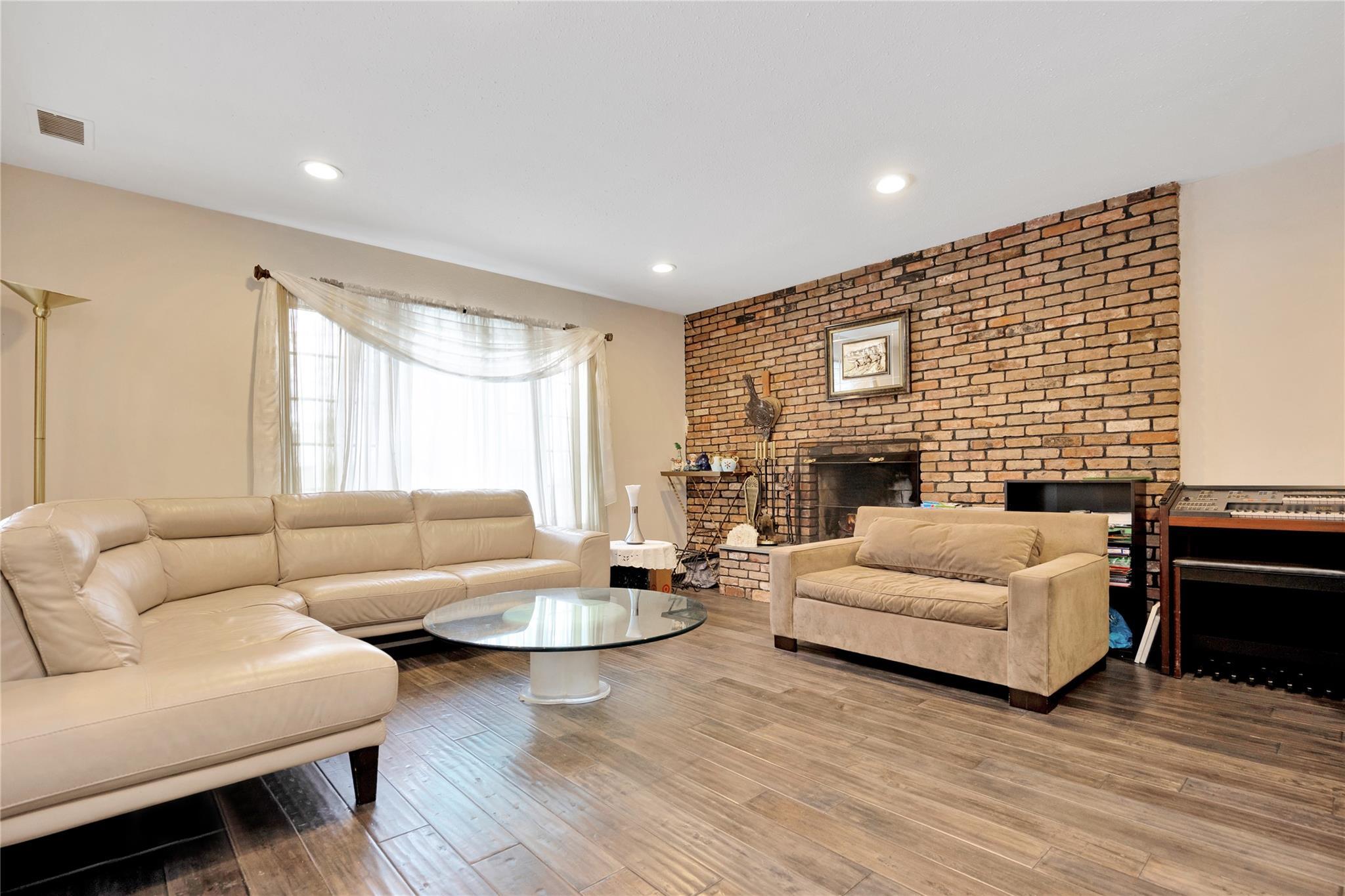 Single Family Park  Nassau County, NY 11516, MLS-839156-10