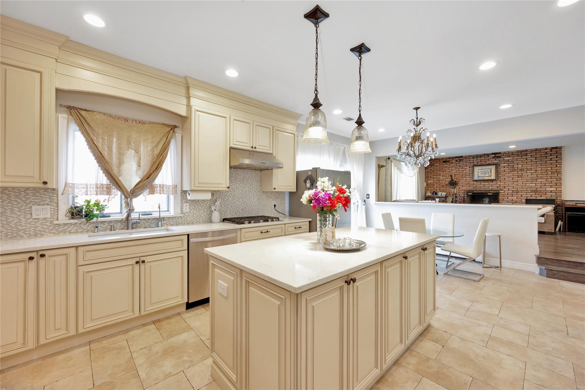 Single Family Park  Nassau County, NY 11516, MLS-839156-8