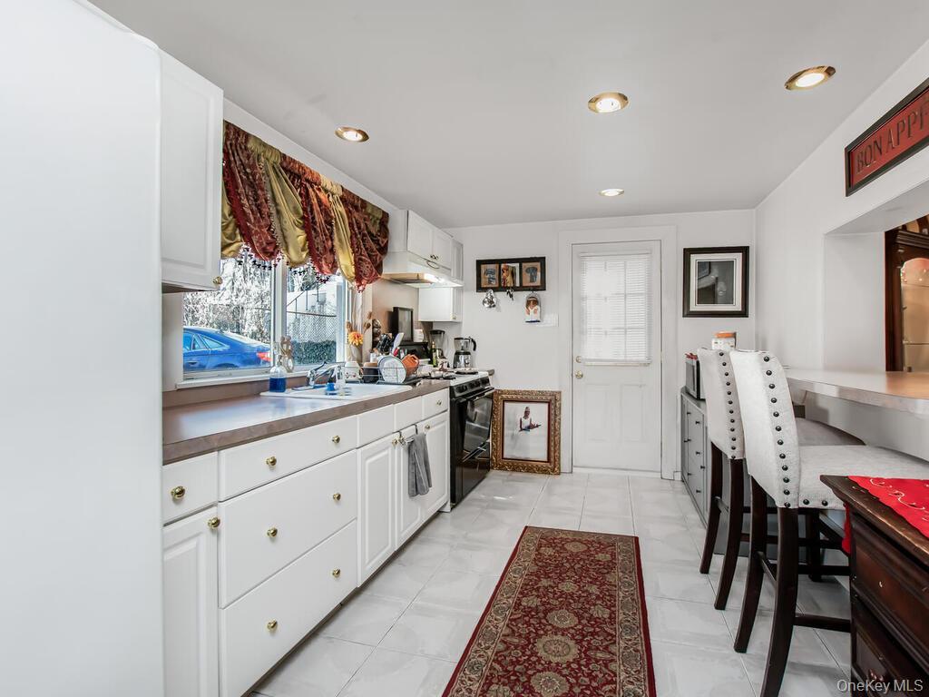 Single Family Touissant  Westchester County, NY 10710, MLS-839282-21