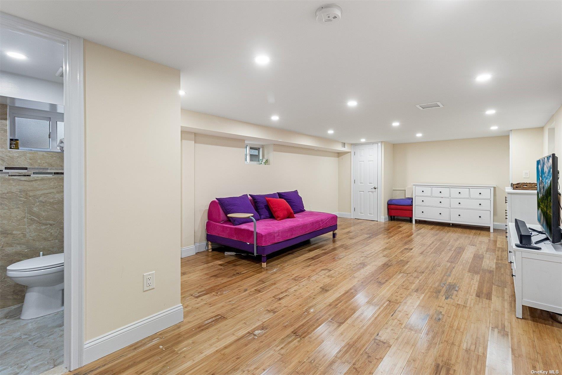 Single Family 71st Ave  Queens, NY 11375, MLS-839300-23