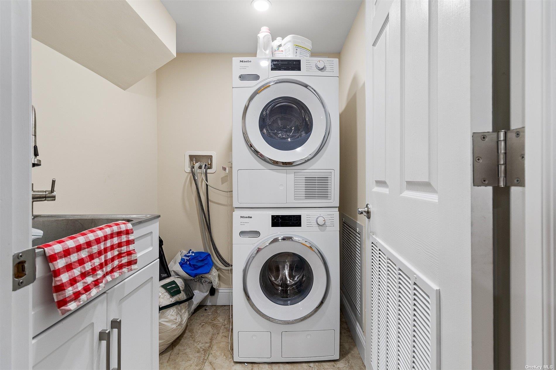 Single Family 71st Ave  Queens, NY 11375, MLS-839300-26