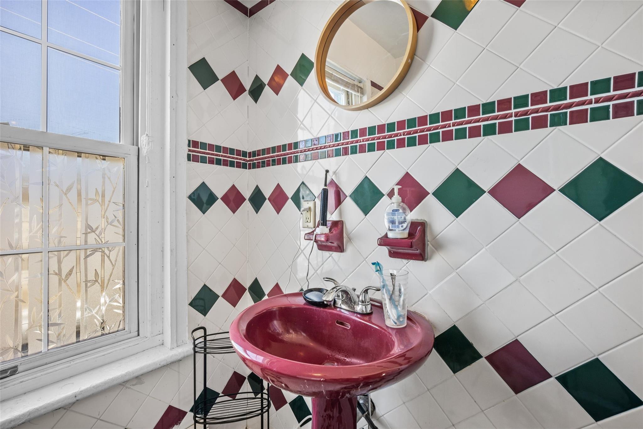 Single Family Hone  Ulster County, NY 12401, MLS-839305-27