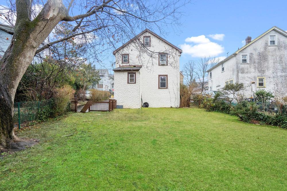Single Family Van Nostrand  Nassau County, NY 11024, MLS-839337-24