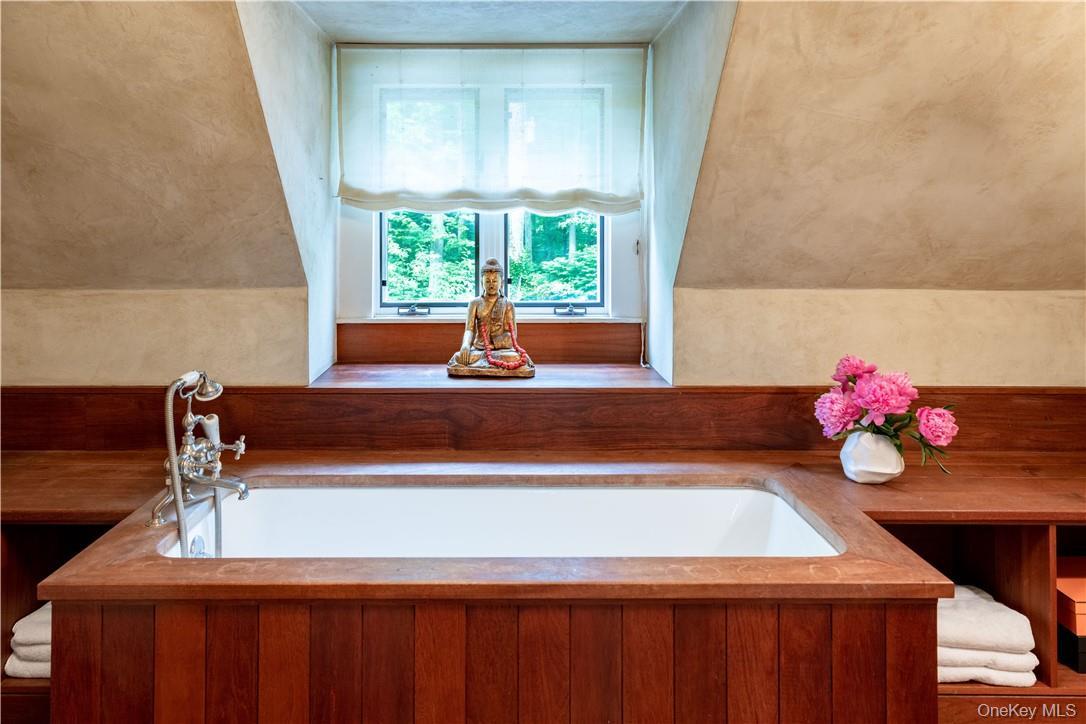 Single Family Woods Rockland County, NY 10964, MLS-839399-22