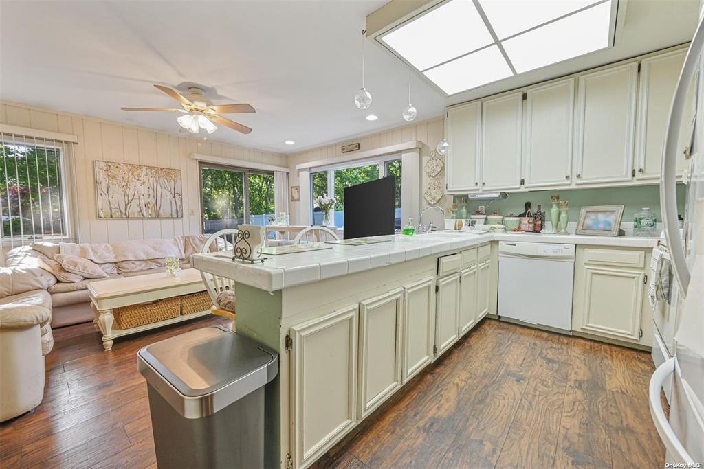 Single Family Glenmere  Suffolk County, NY 11727, MLS-839425-5