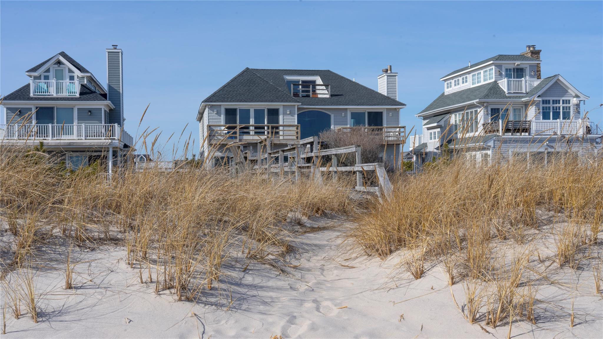 Single Family Dune  Suffolk County, NY 11978, MLS-839426-37