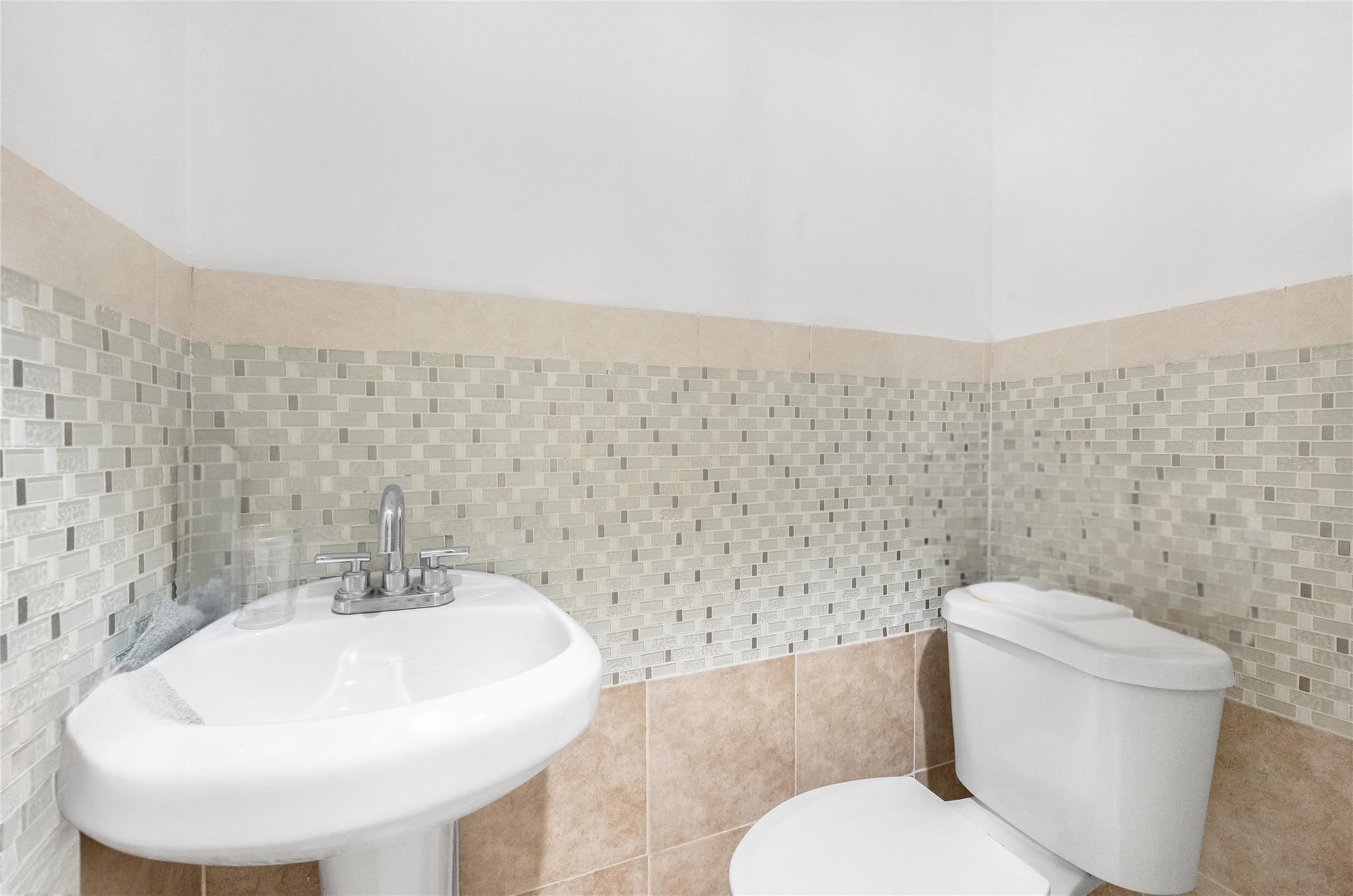 Single Family 95th  Brooklyn, NY 11236, MLS-839459-24