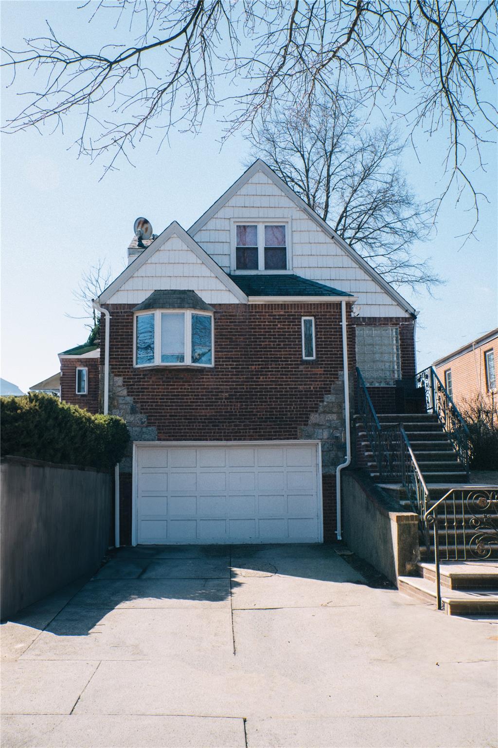 Single Family in New York - Cambridge  Queens, NY 11432