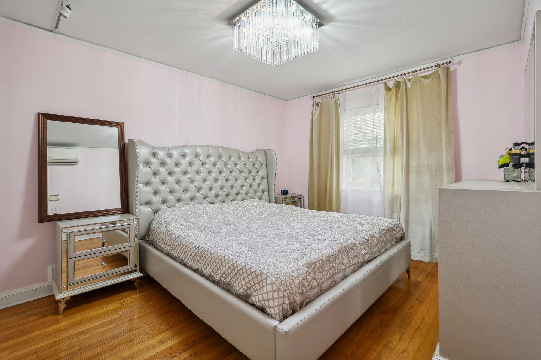 Single Family Cambridge  Queens, NY 11432, MLS-839497-11
