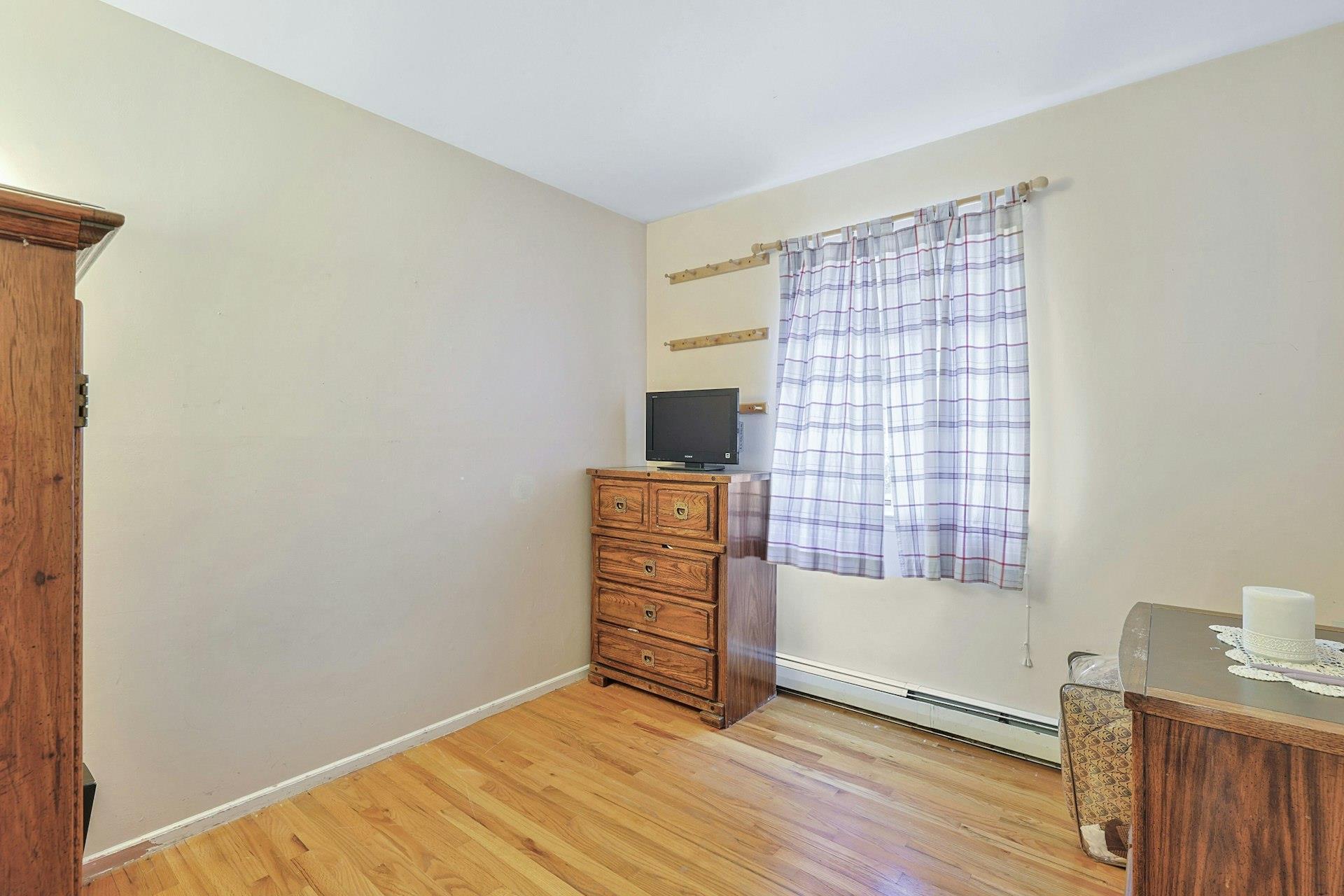 Single Family Samson  Westchester County, NY 10570, MLS-839498-17