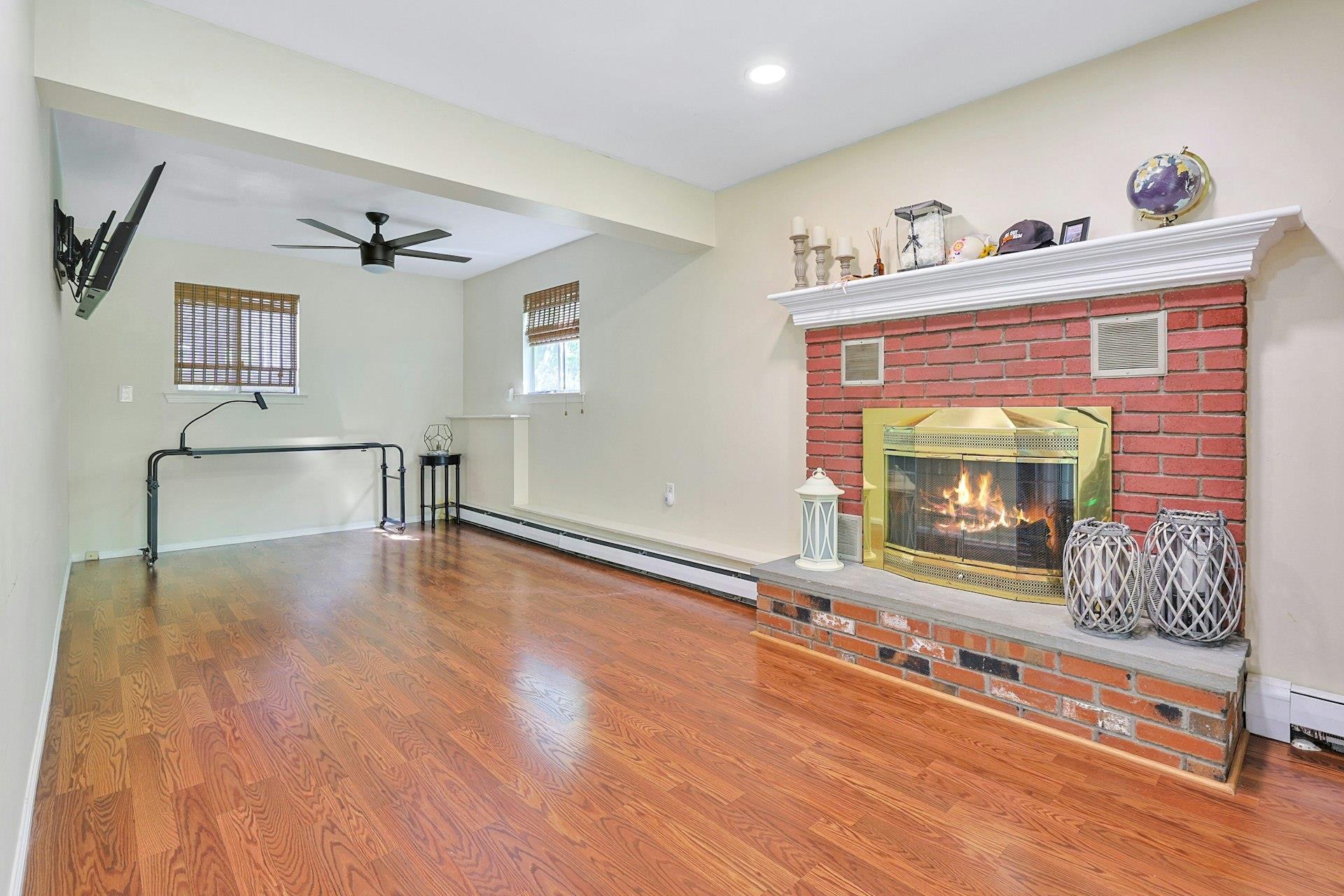 Single Family Samson  Westchester County, NY 10570, MLS-839498-21