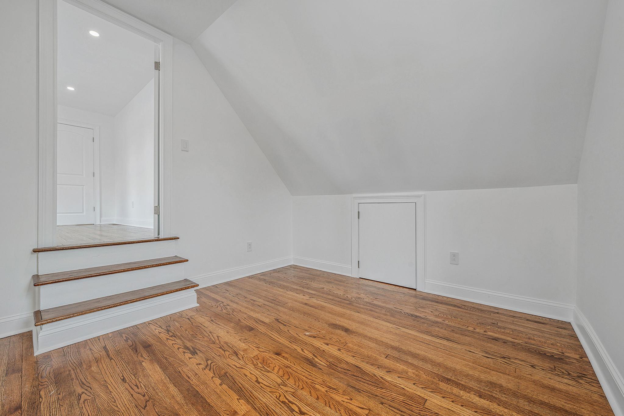 Single Family Moore  Nassau County, NY 11520, MLS-839514-32
