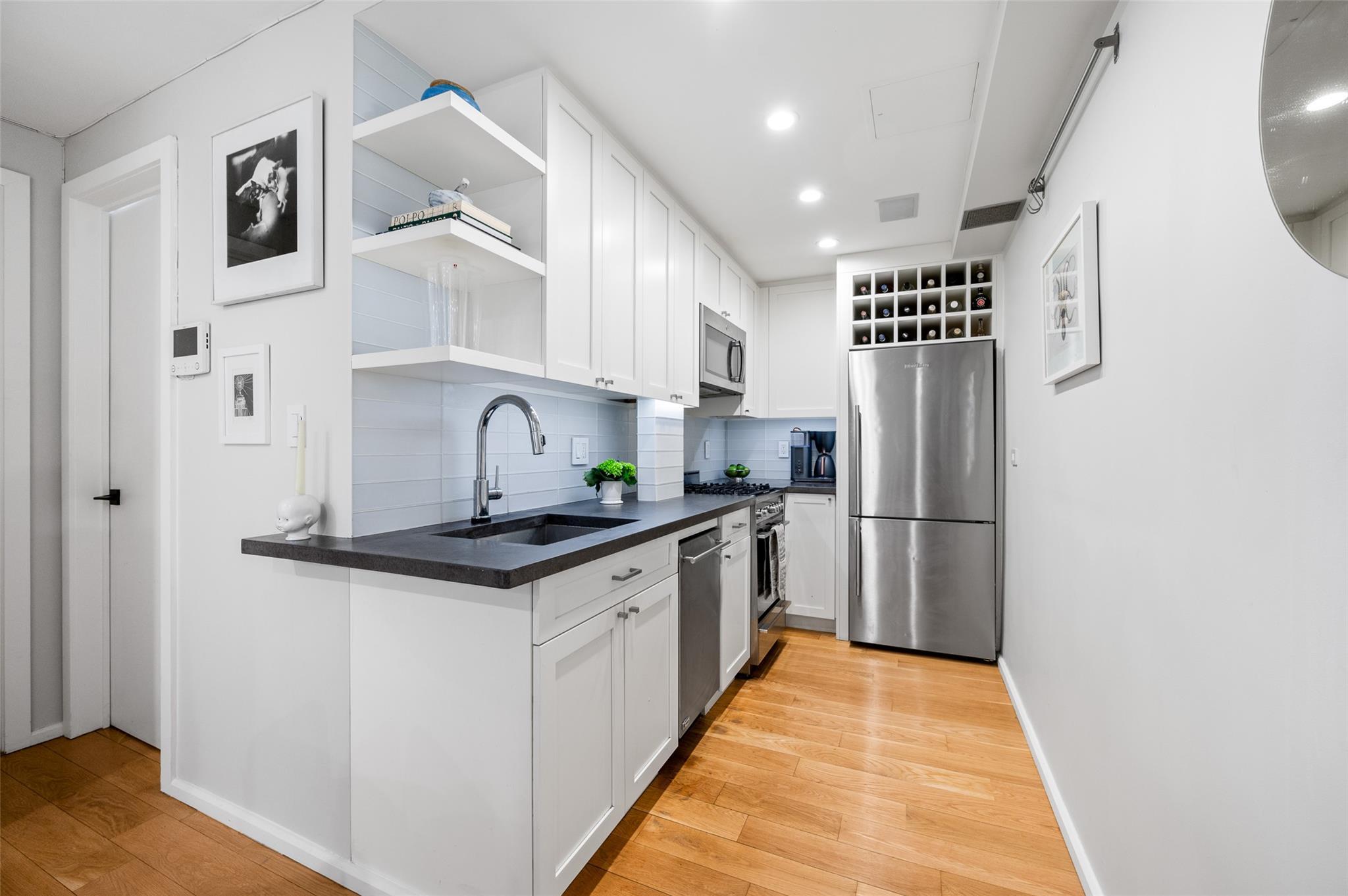 Coop Bedford  Manhattan, NY 10014, MLS-839528-4