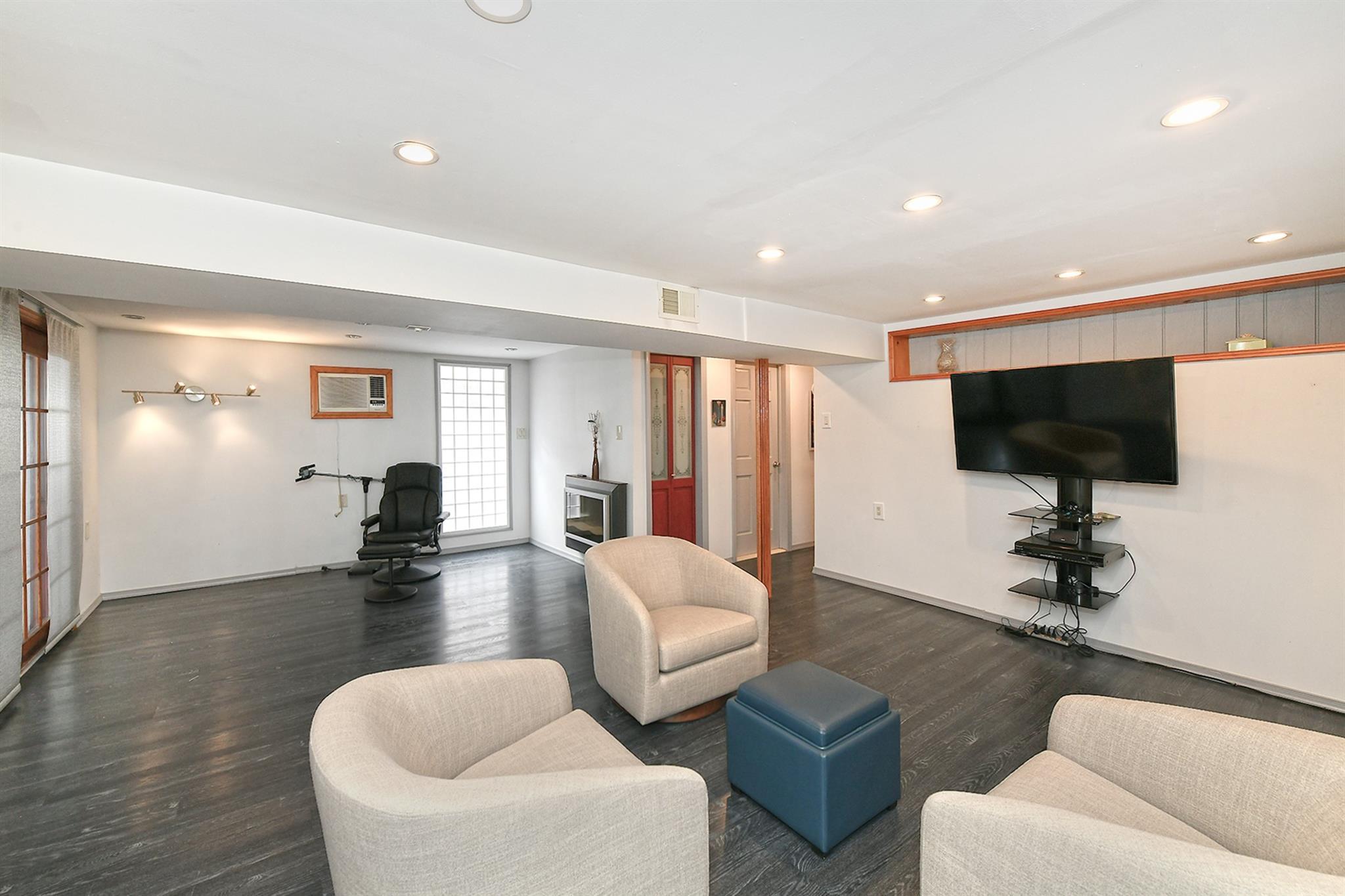 Single Family 90th  Queens, NY 11414, MLS-839535-17
