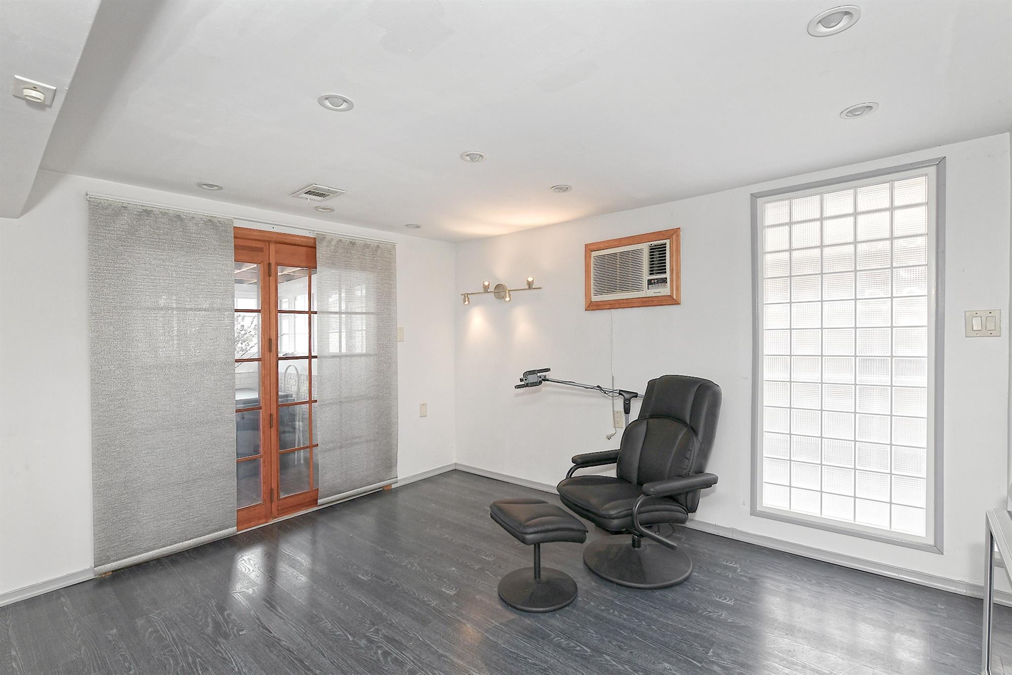 Single Family 90th  Queens, NY 11414, MLS-839535-18