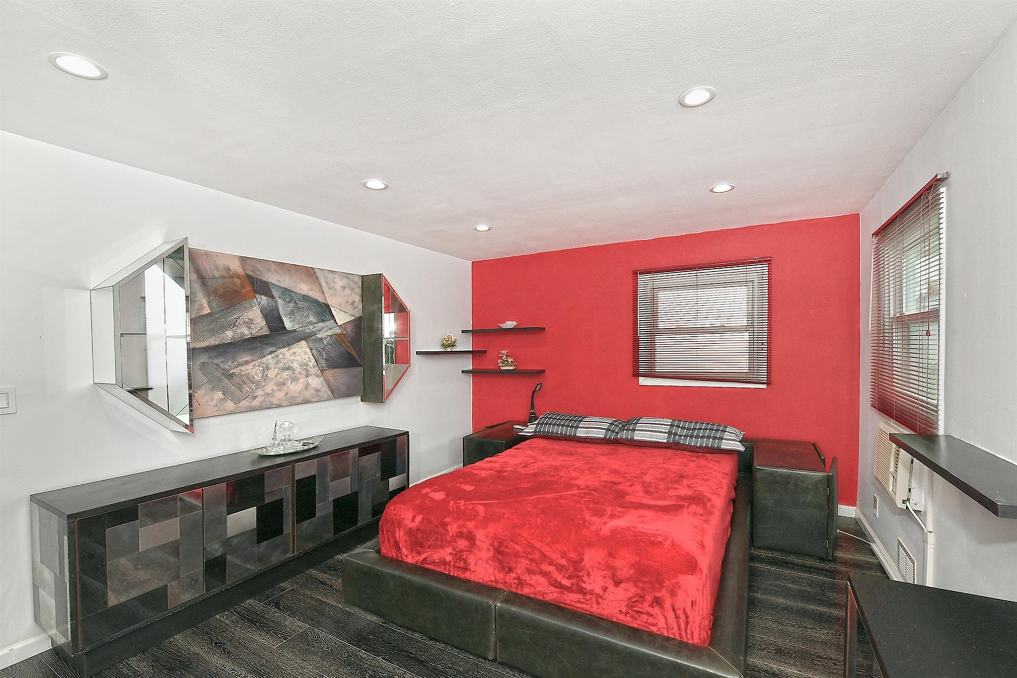 Single Family 90th  Queens, NY 11414, MLS-839535-35