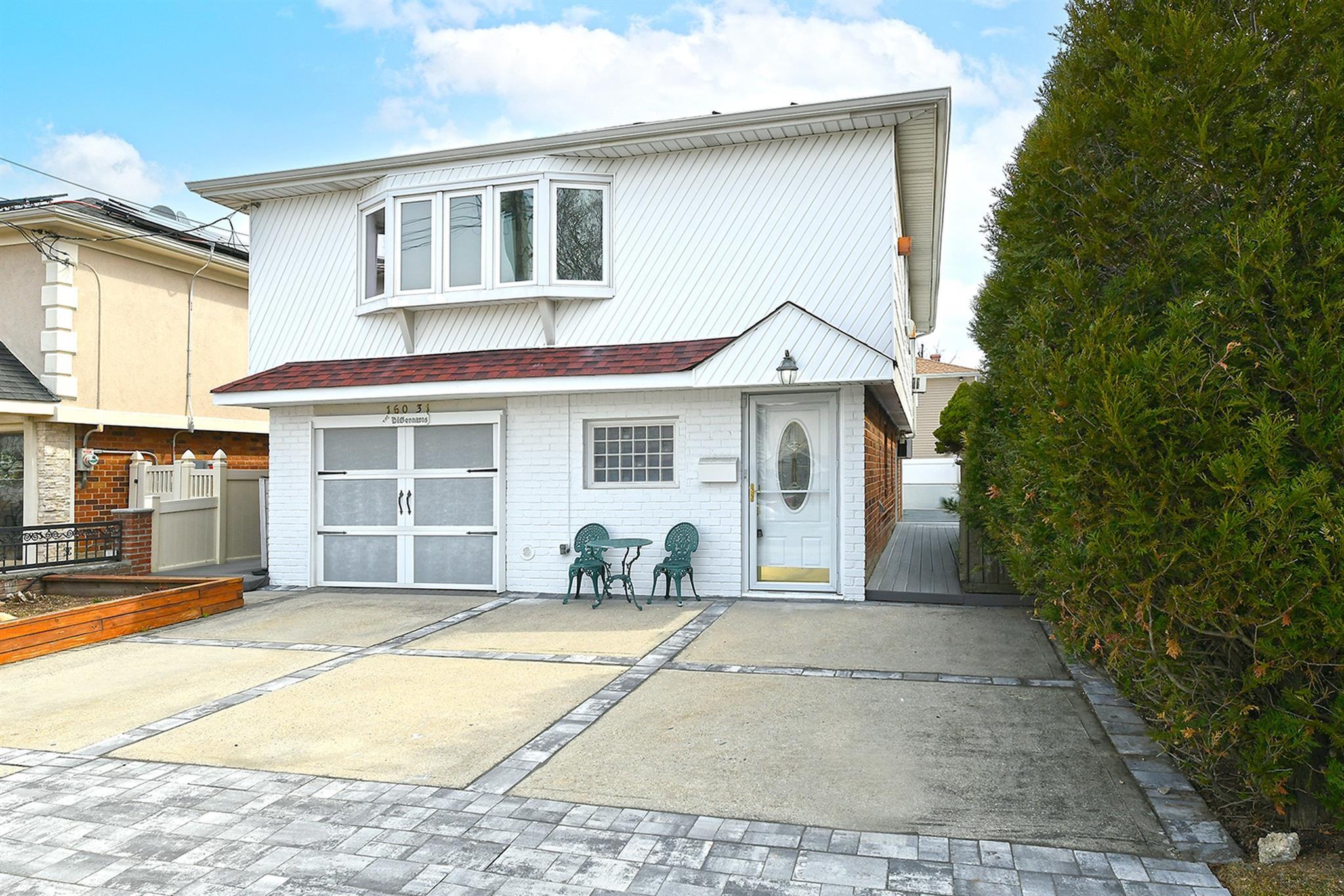 Single Family 90th  Queens, NY 11414, MLS-839535-42